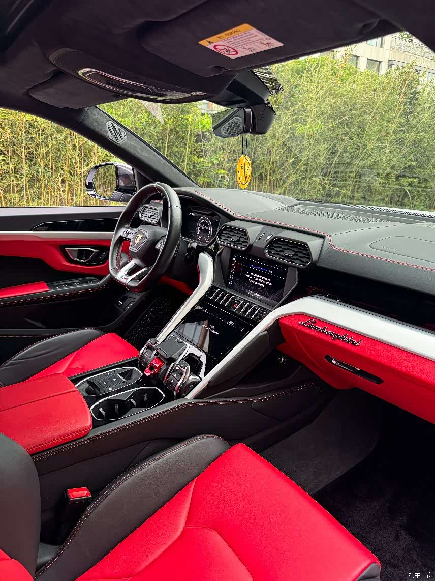 Lamborghini Urus, 2019 14