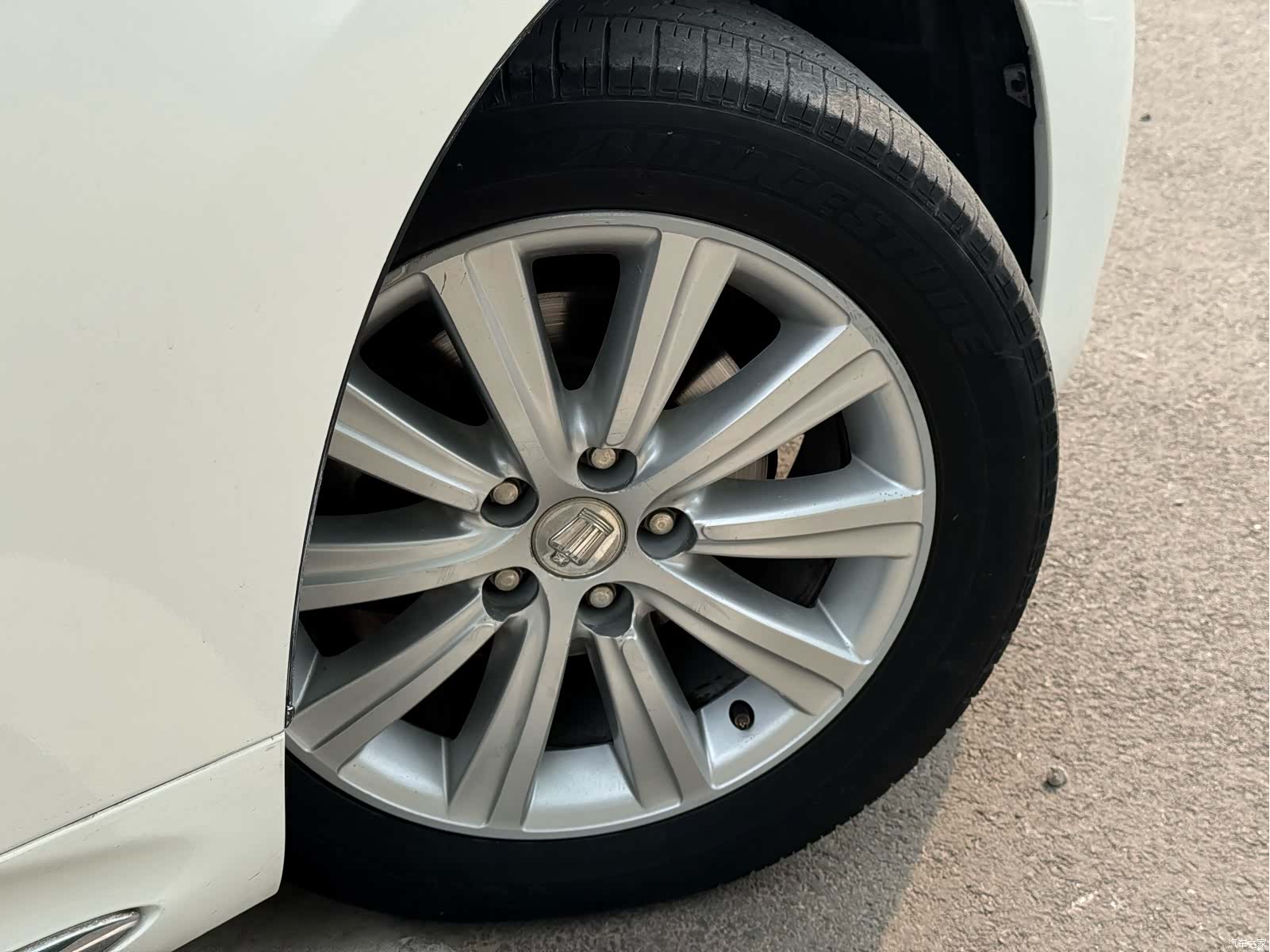 Toyota Crown, 2012 4