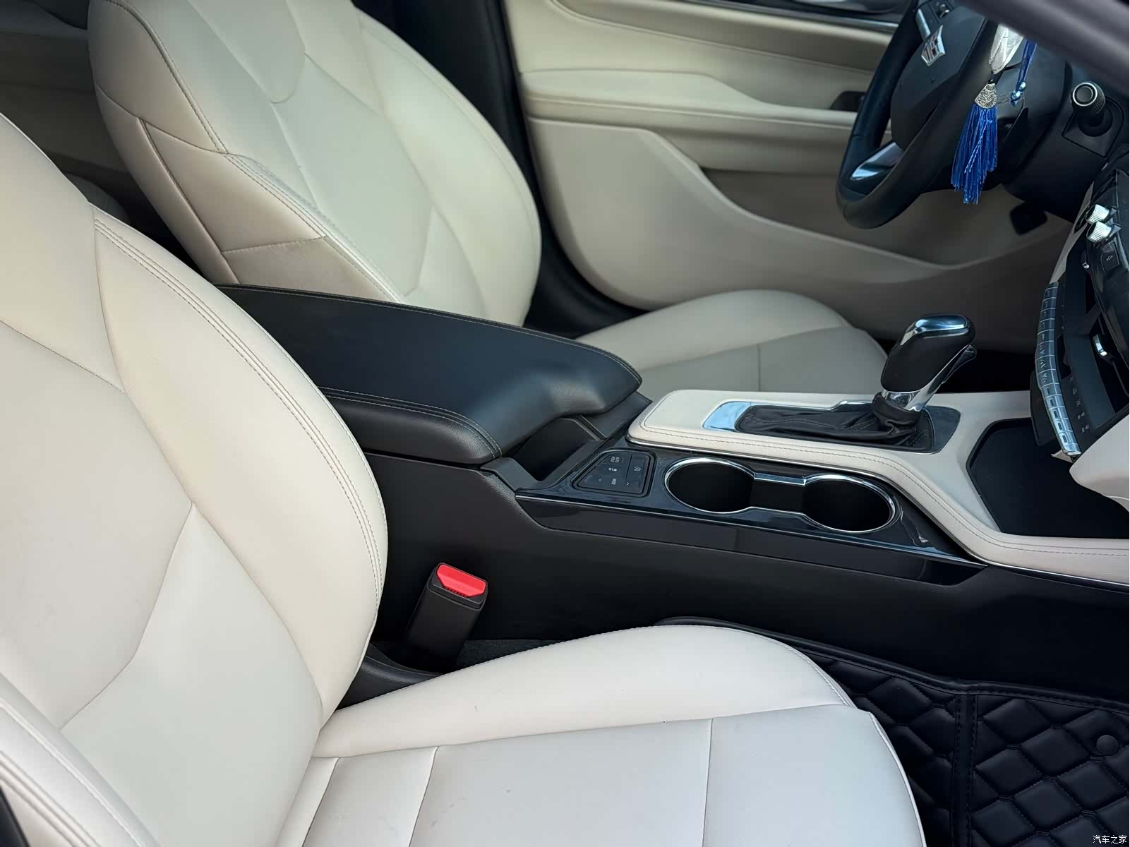 Cadillac CT4, 2023 15