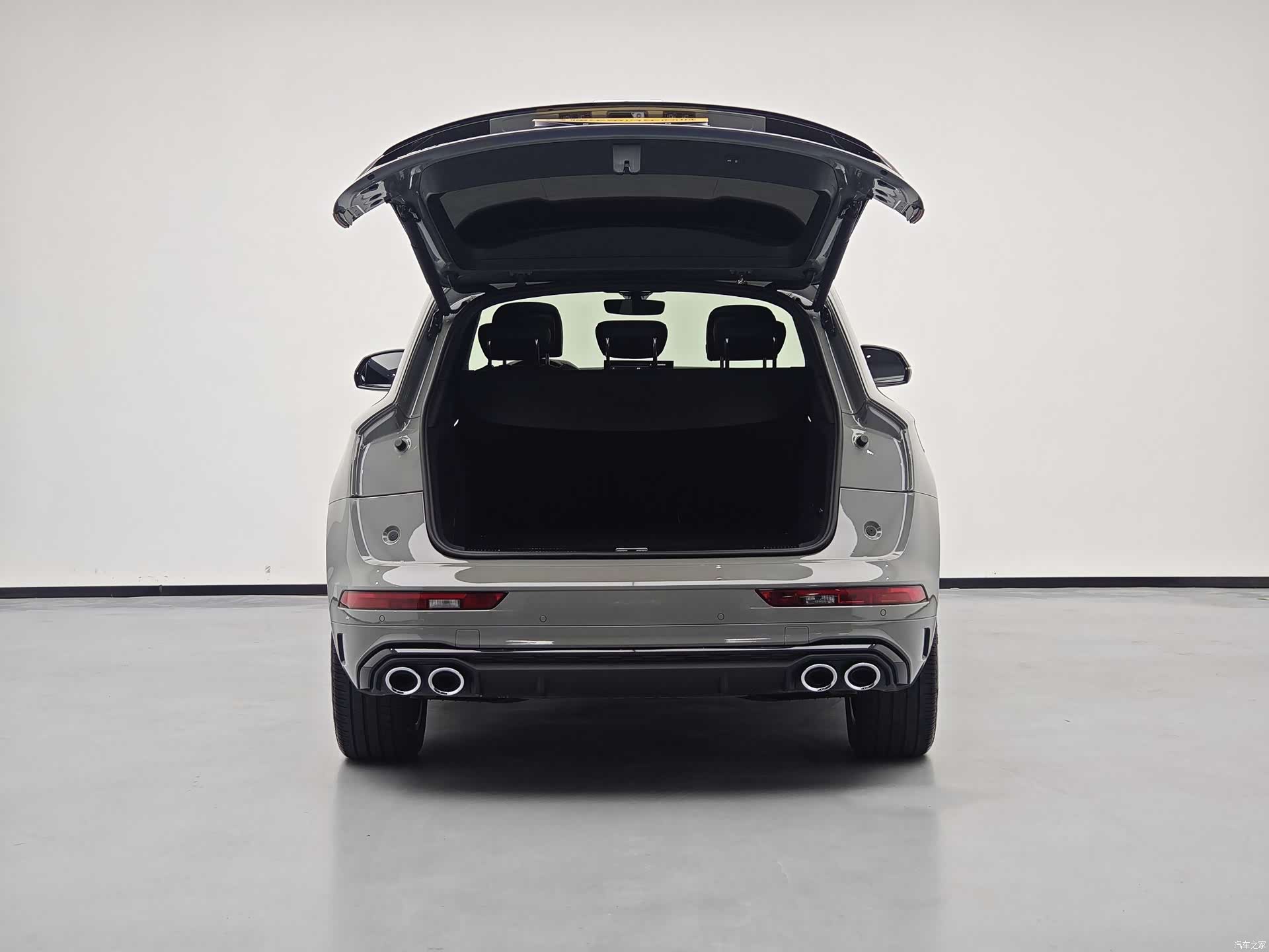Audi Q5, 2022 11