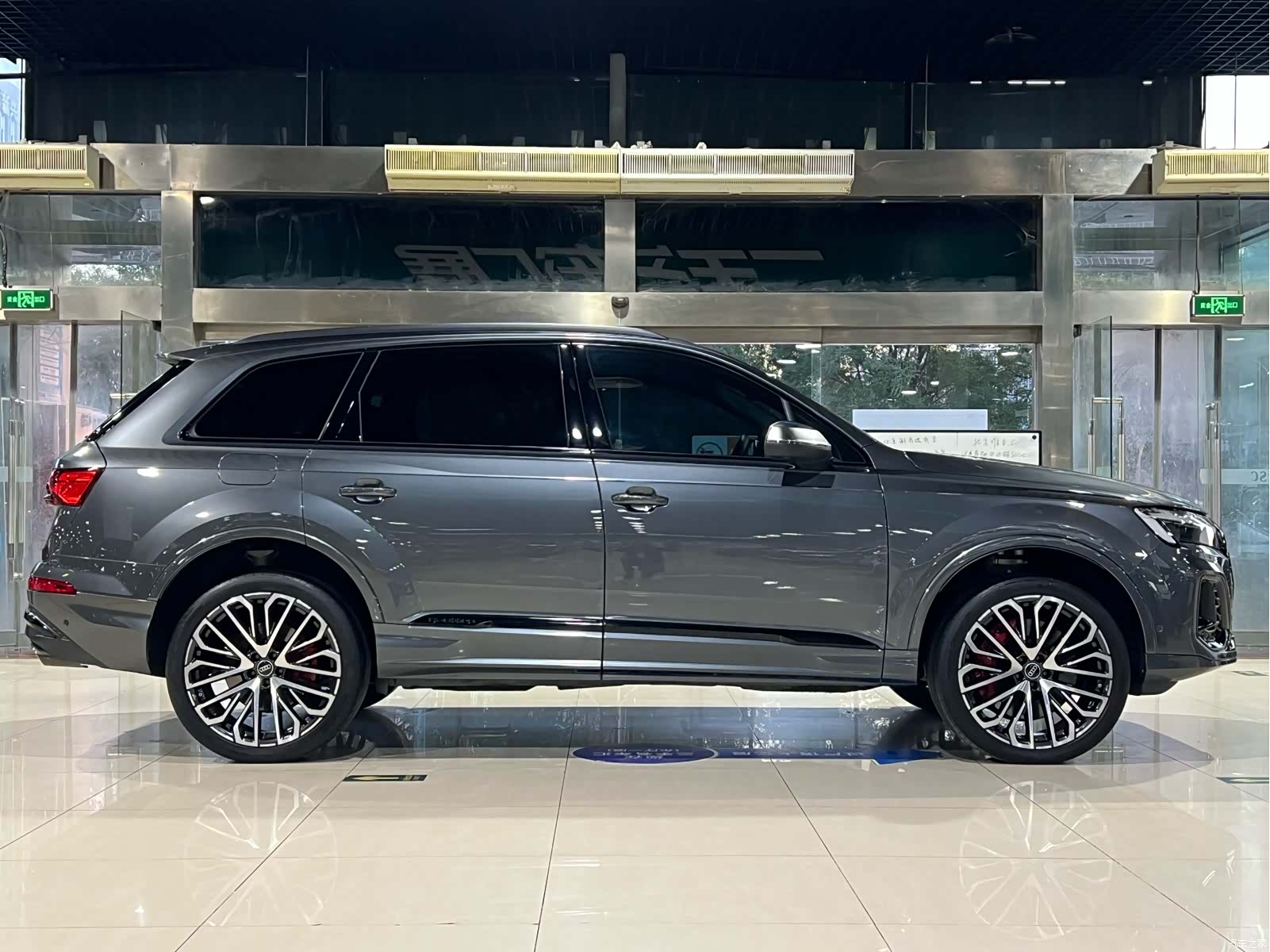 Audi Q7, 2024 7