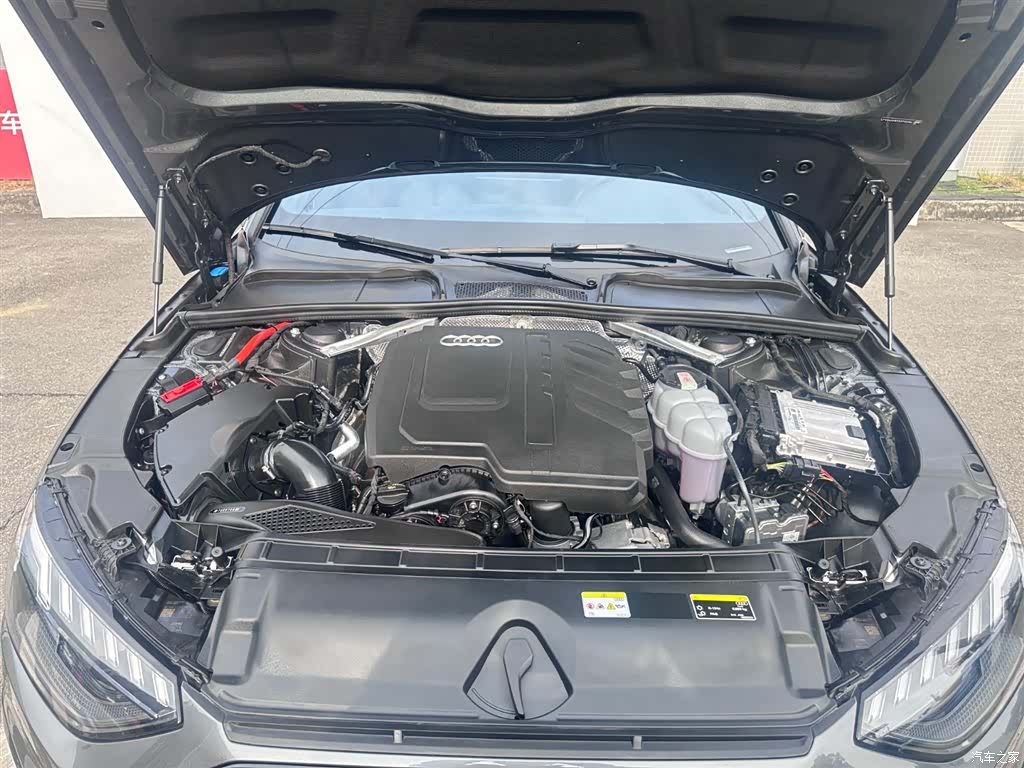 Audi A4L, 2025 13