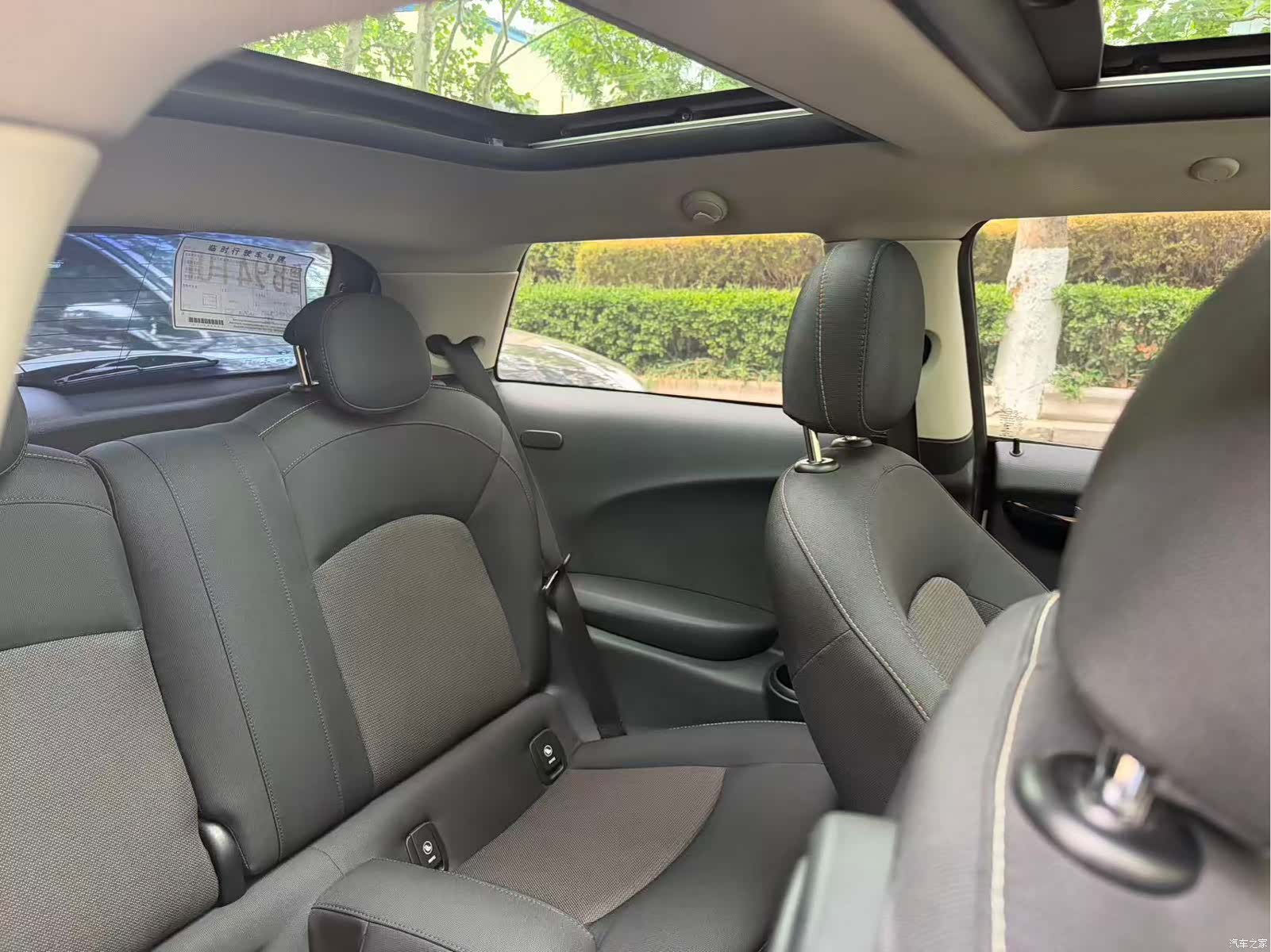 Mini ONE, 2019 9