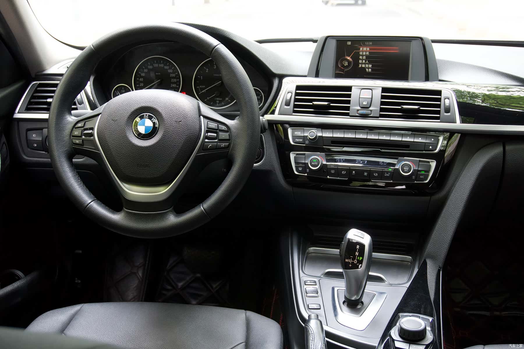BMW 3 Series, 2016 16