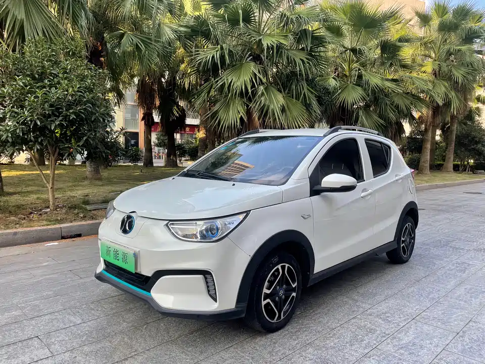 BAIC EC3
