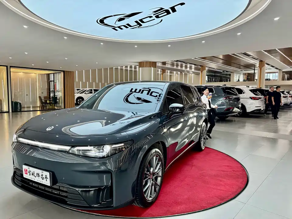 Leapmotor C10