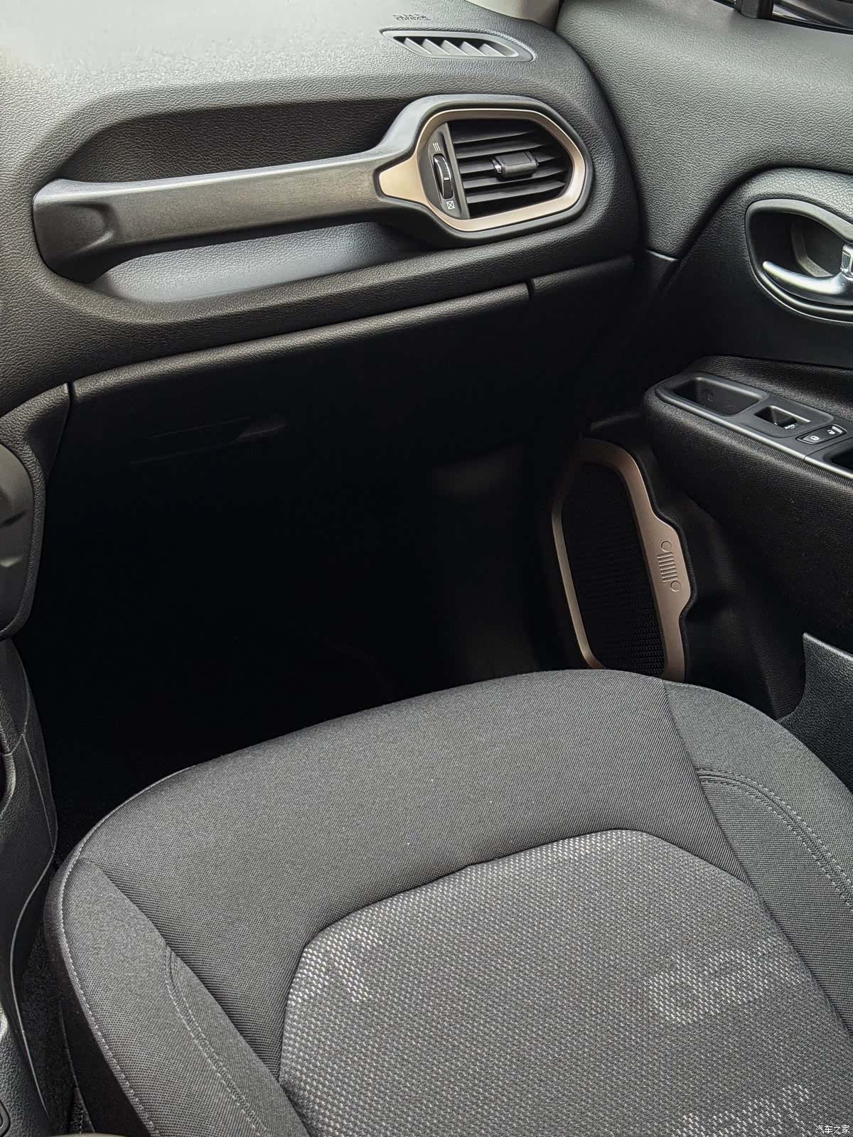 Jeep Renegade, 2019 12
