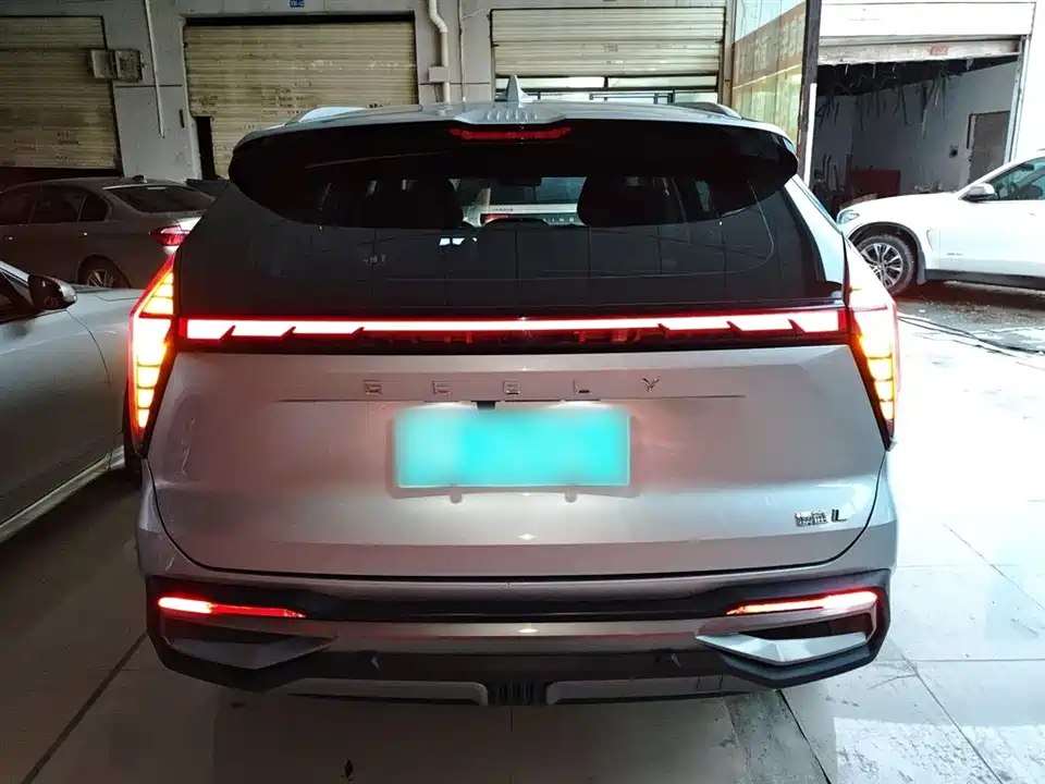 Geely Atlas L