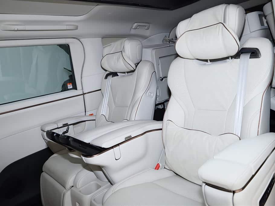 Lexus LM Lexus LM