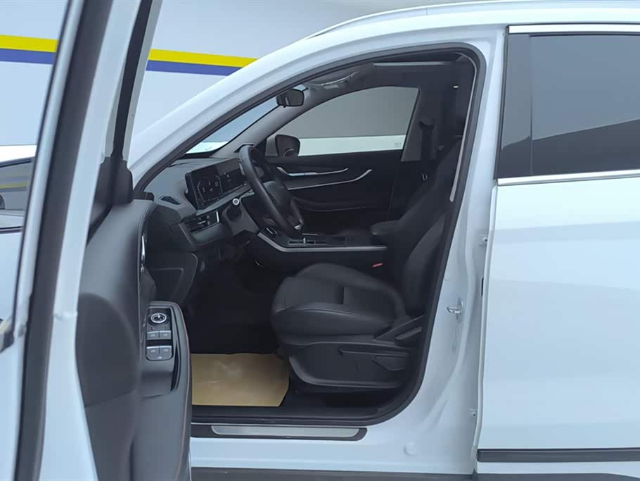 Exeed Chasing the wind