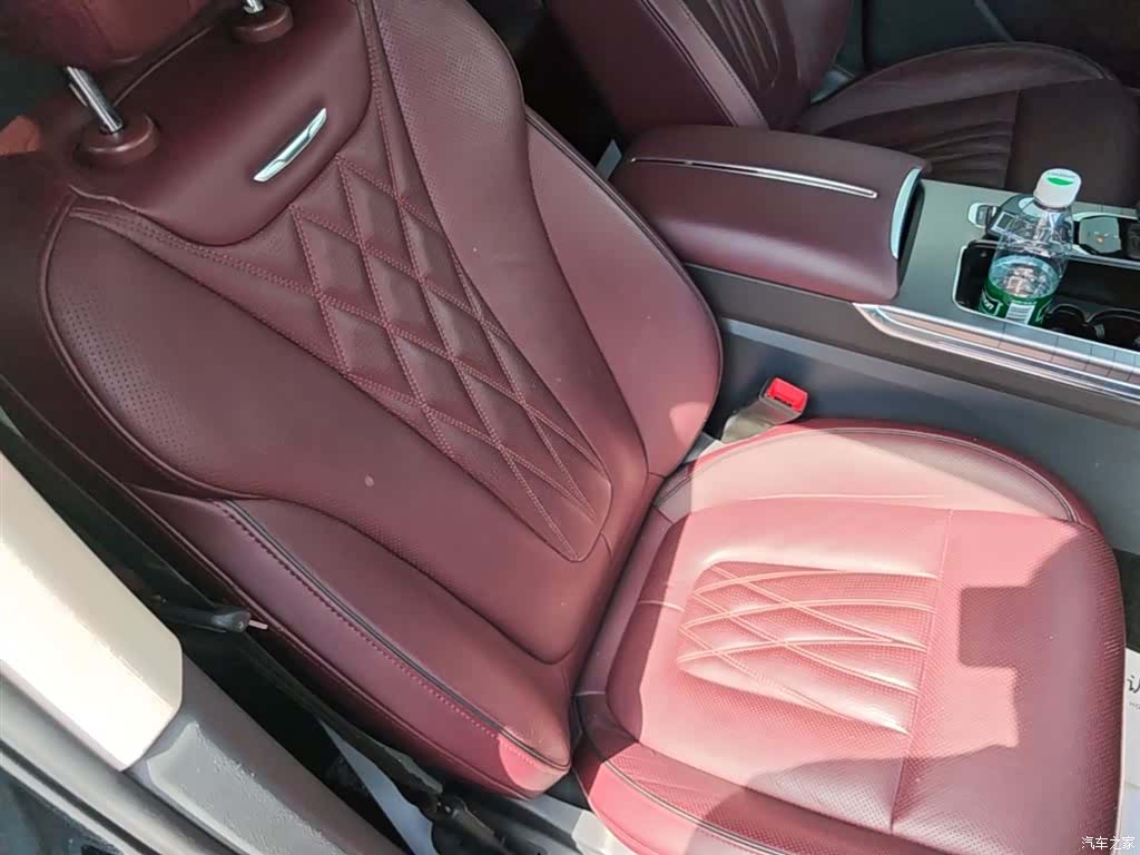 Hongqi HS7, 2025 25