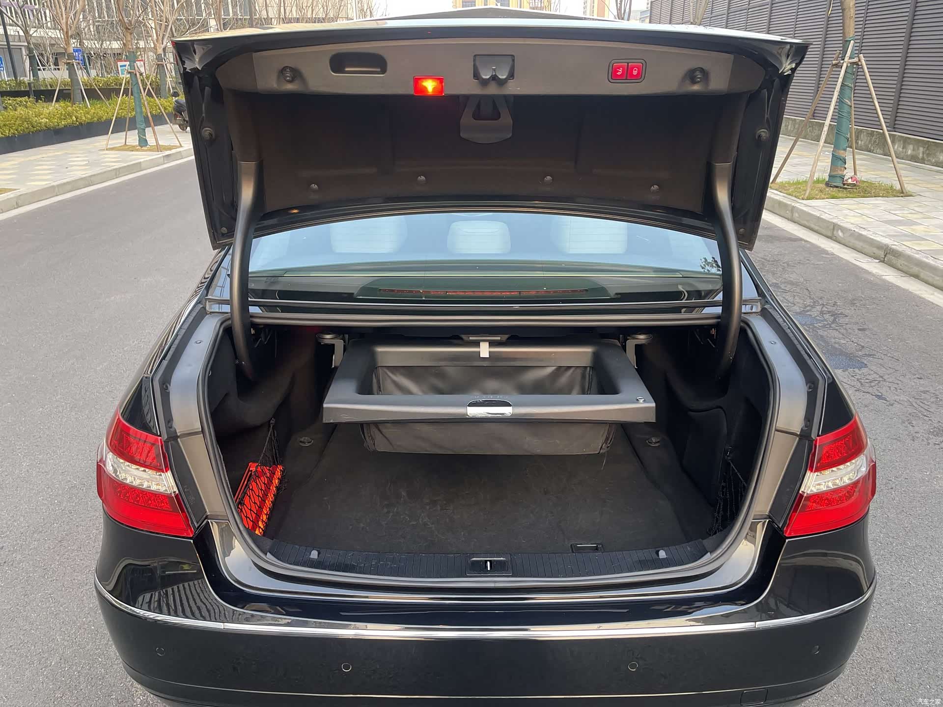 Mercedes-Benz E-Class, 2011 18
