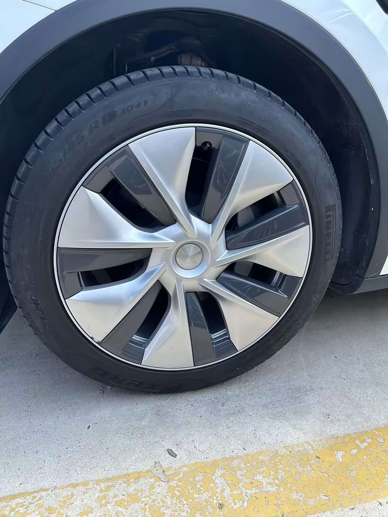 Tesla Model Y, 2023 18