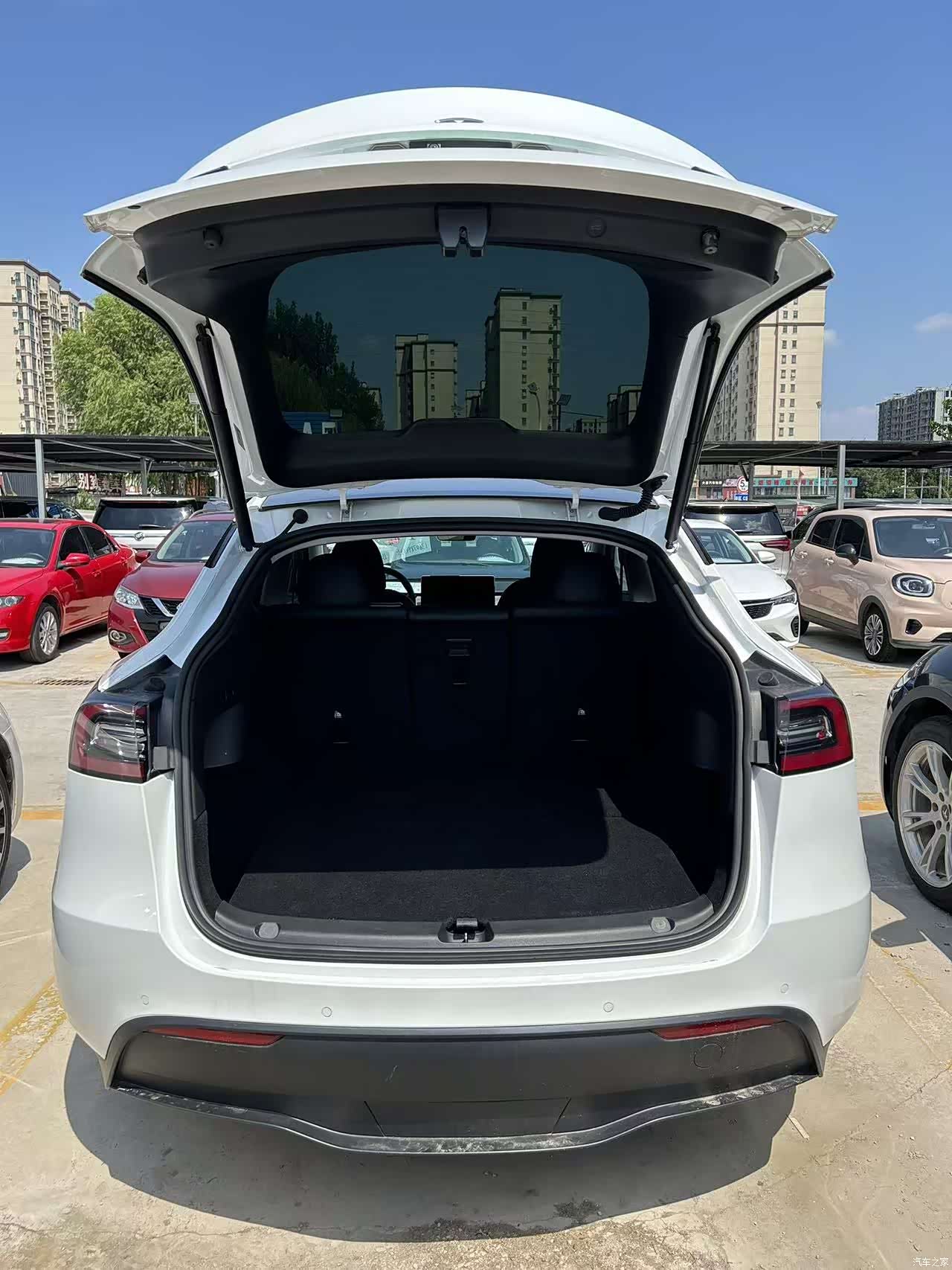 Tesla Model Y, 2023 7