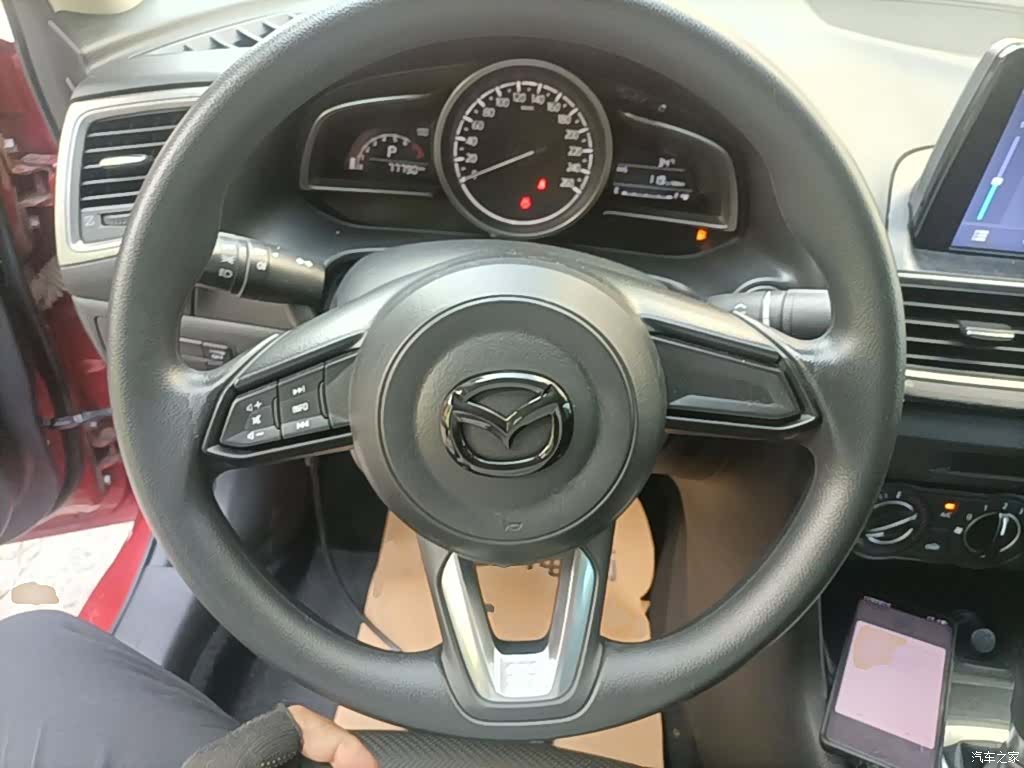 Mazda Mazda3, 2018 11