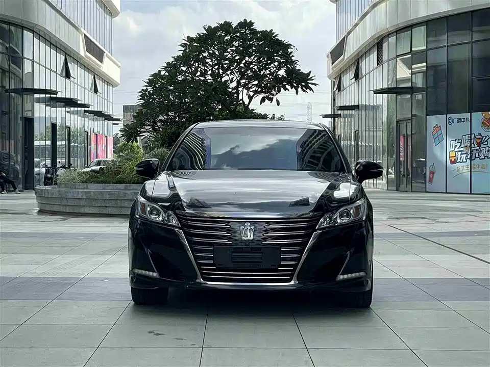 Toyota crown