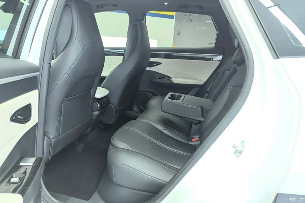 Geely Galaxy L7, 2024 11