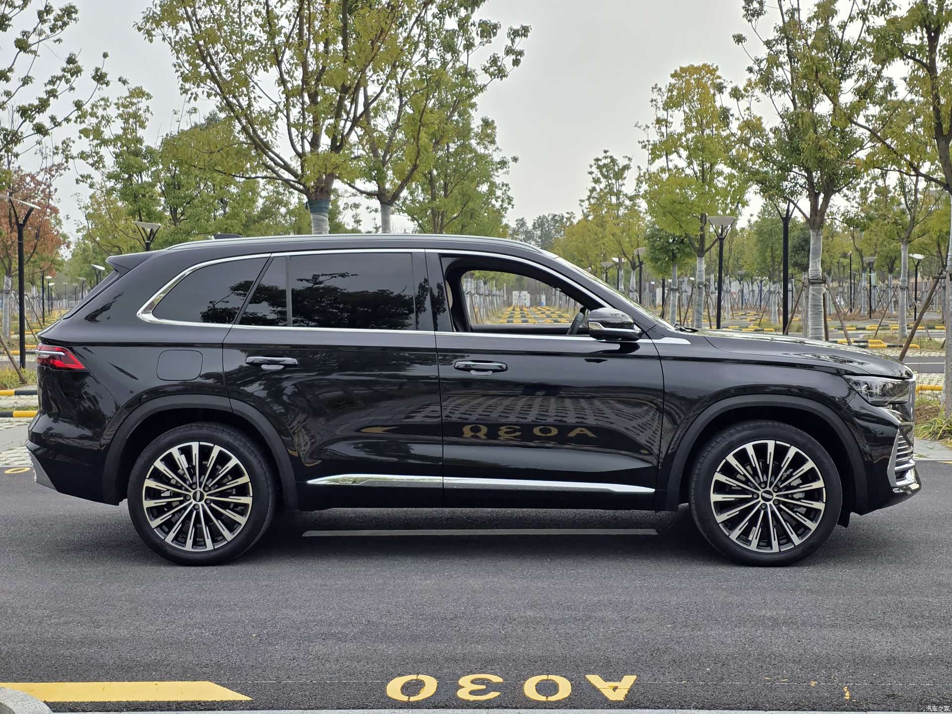 Geely Xingyue L, 2025 все фото