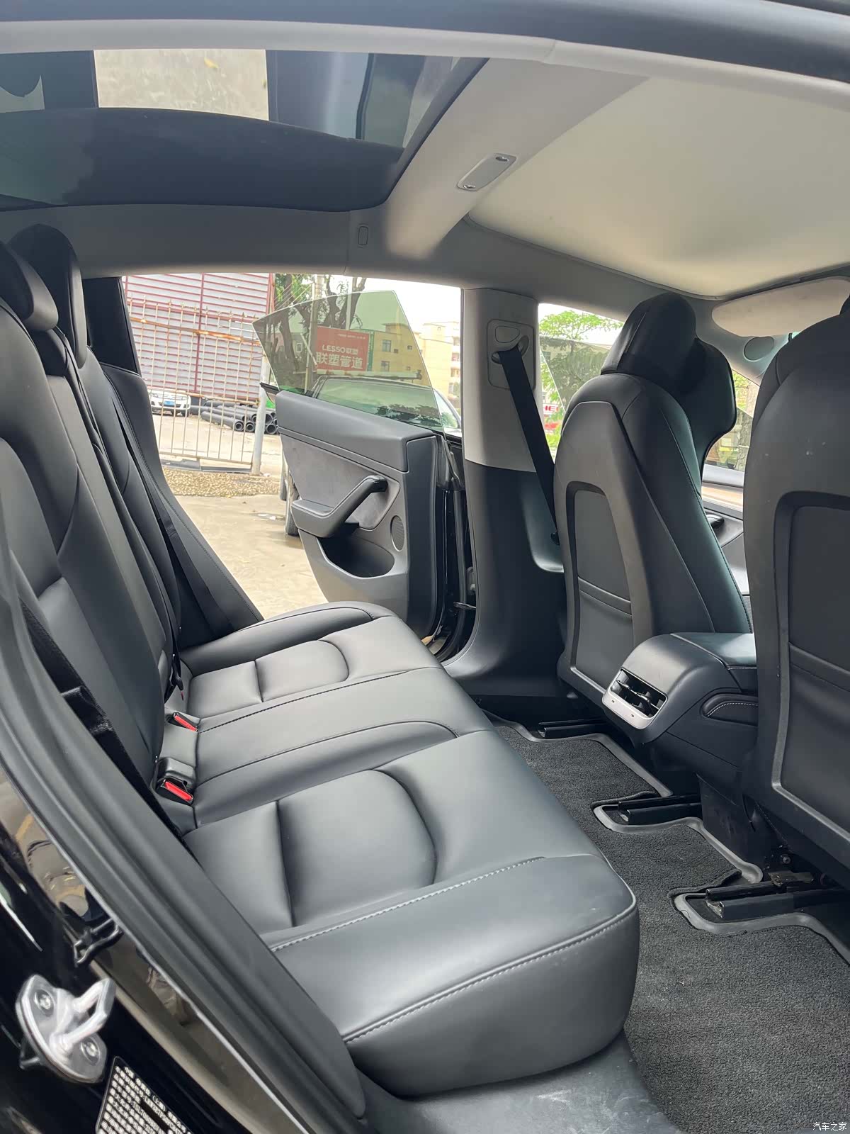 Tesla Model 3, 2023 15