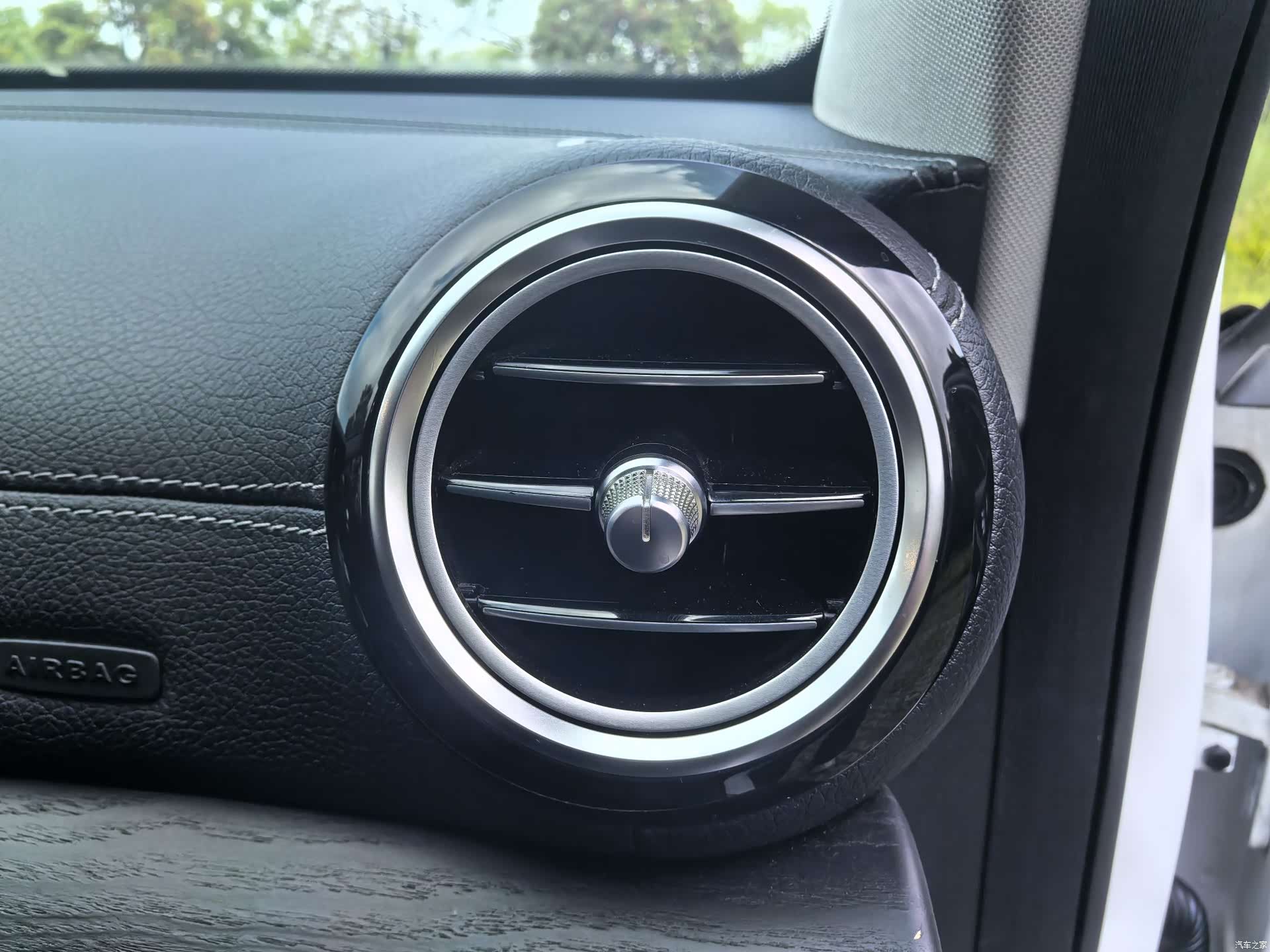 Mercedes-Benz E-Class, 2019 25