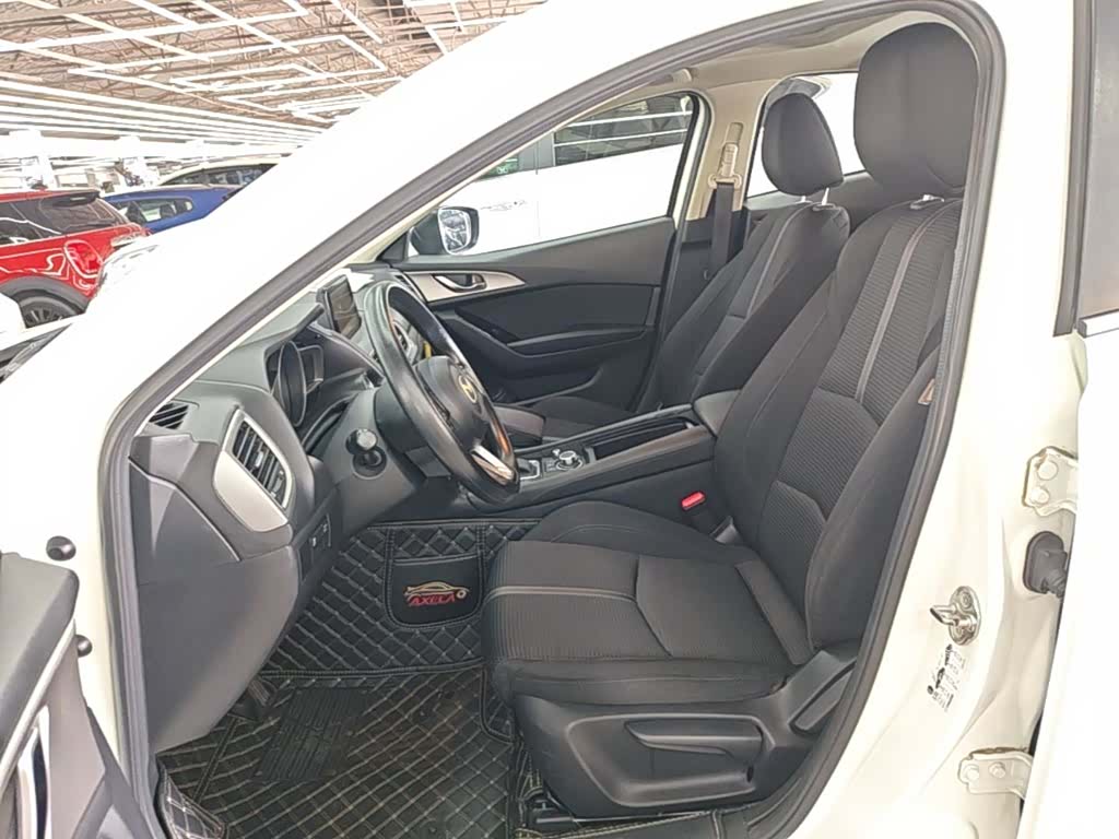 Mazda Mazda3, 2017 15
