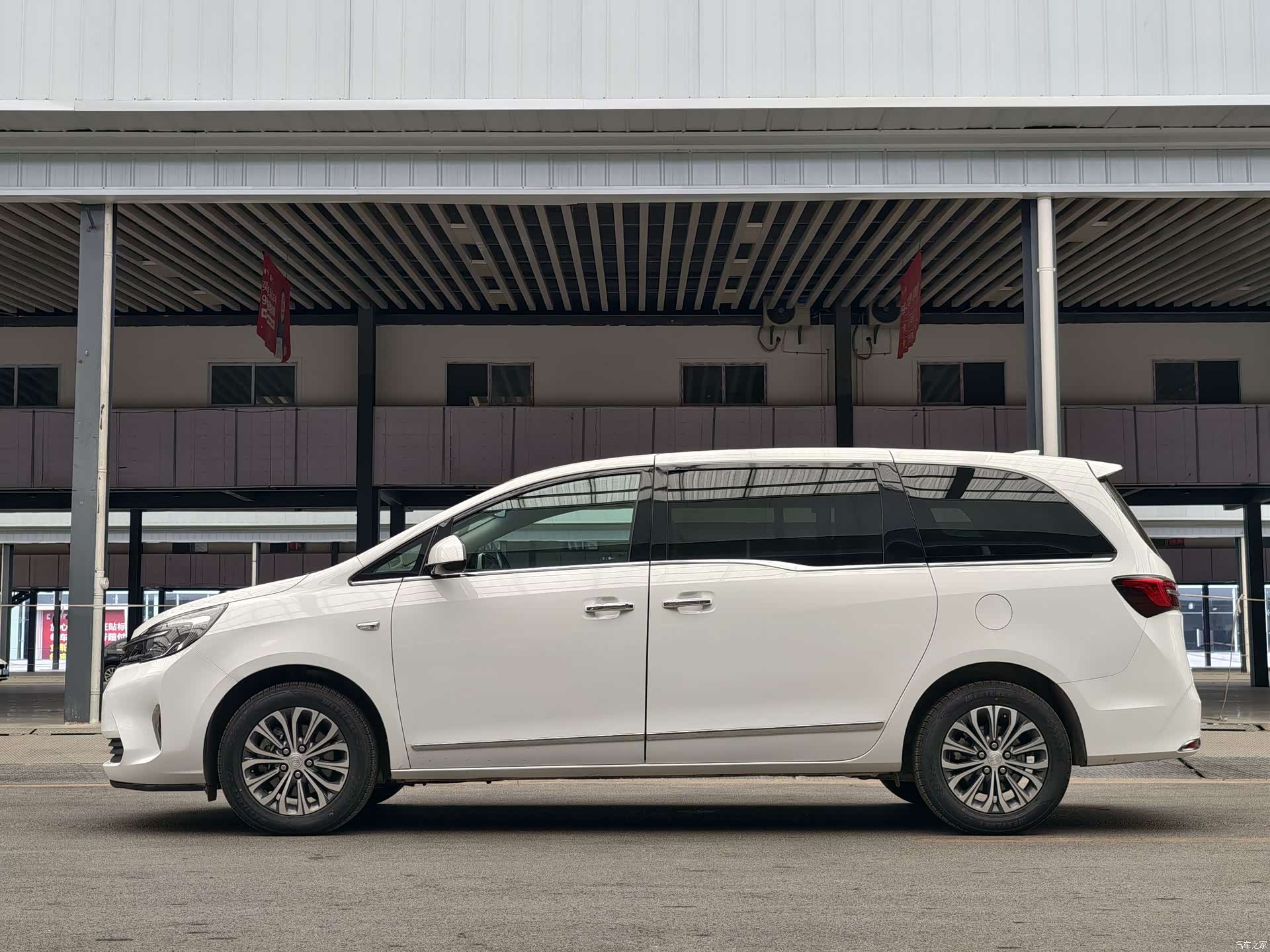 Buick GL8, 2021 24