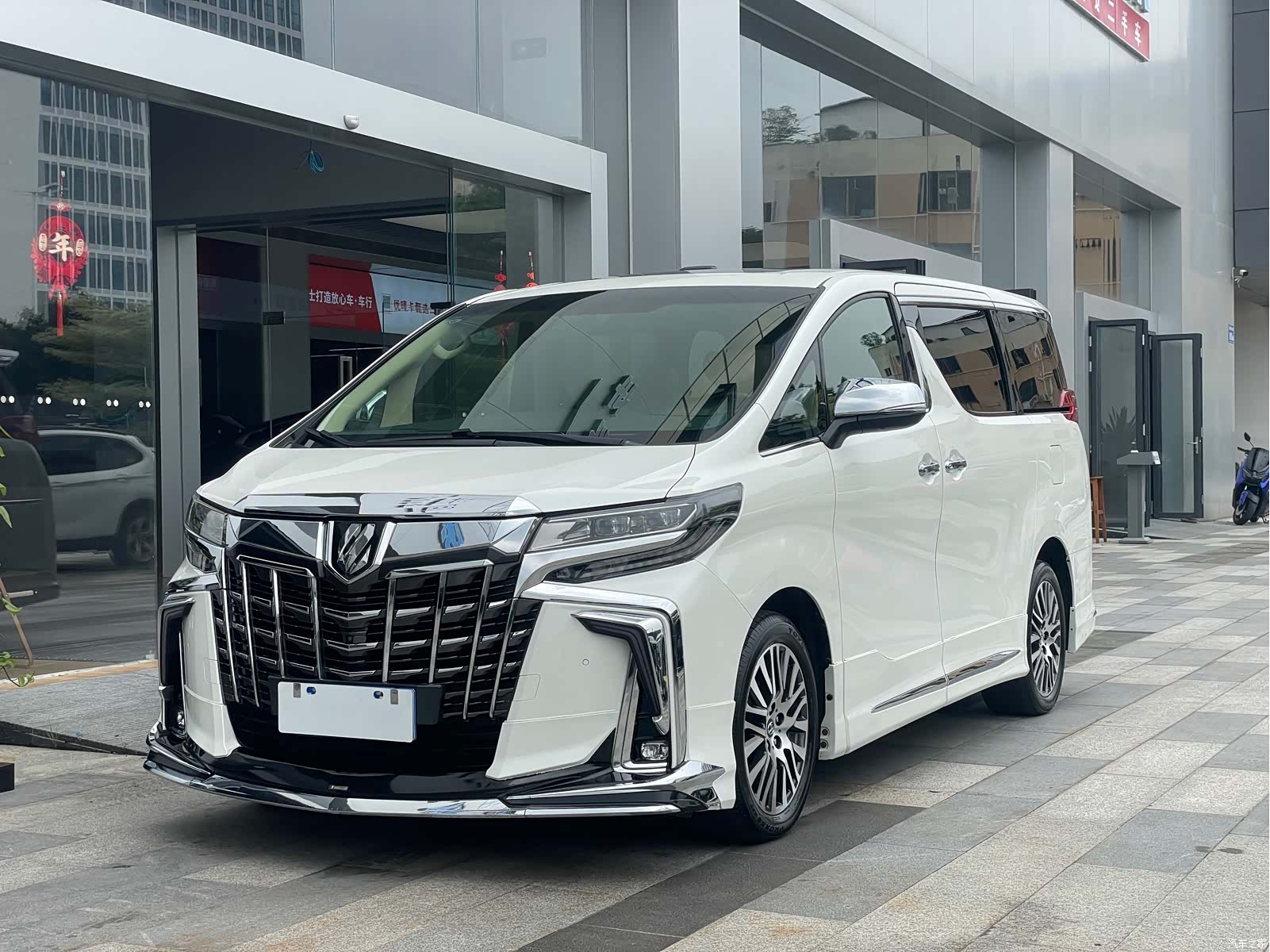 Toyota Alphard, 2018 20