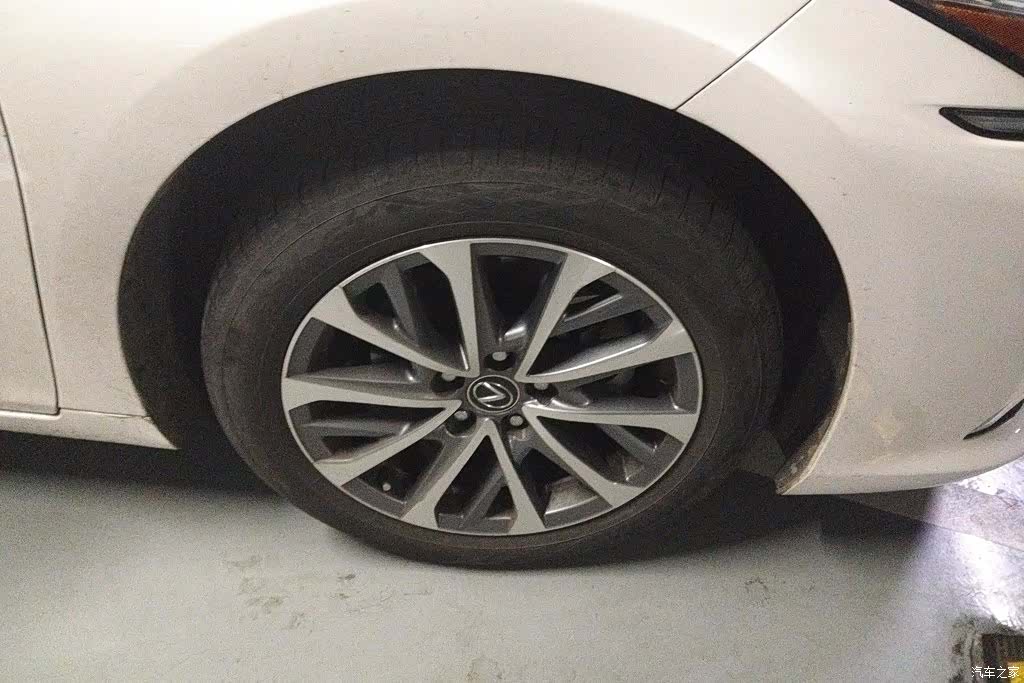 Lexus ES, 2024 6