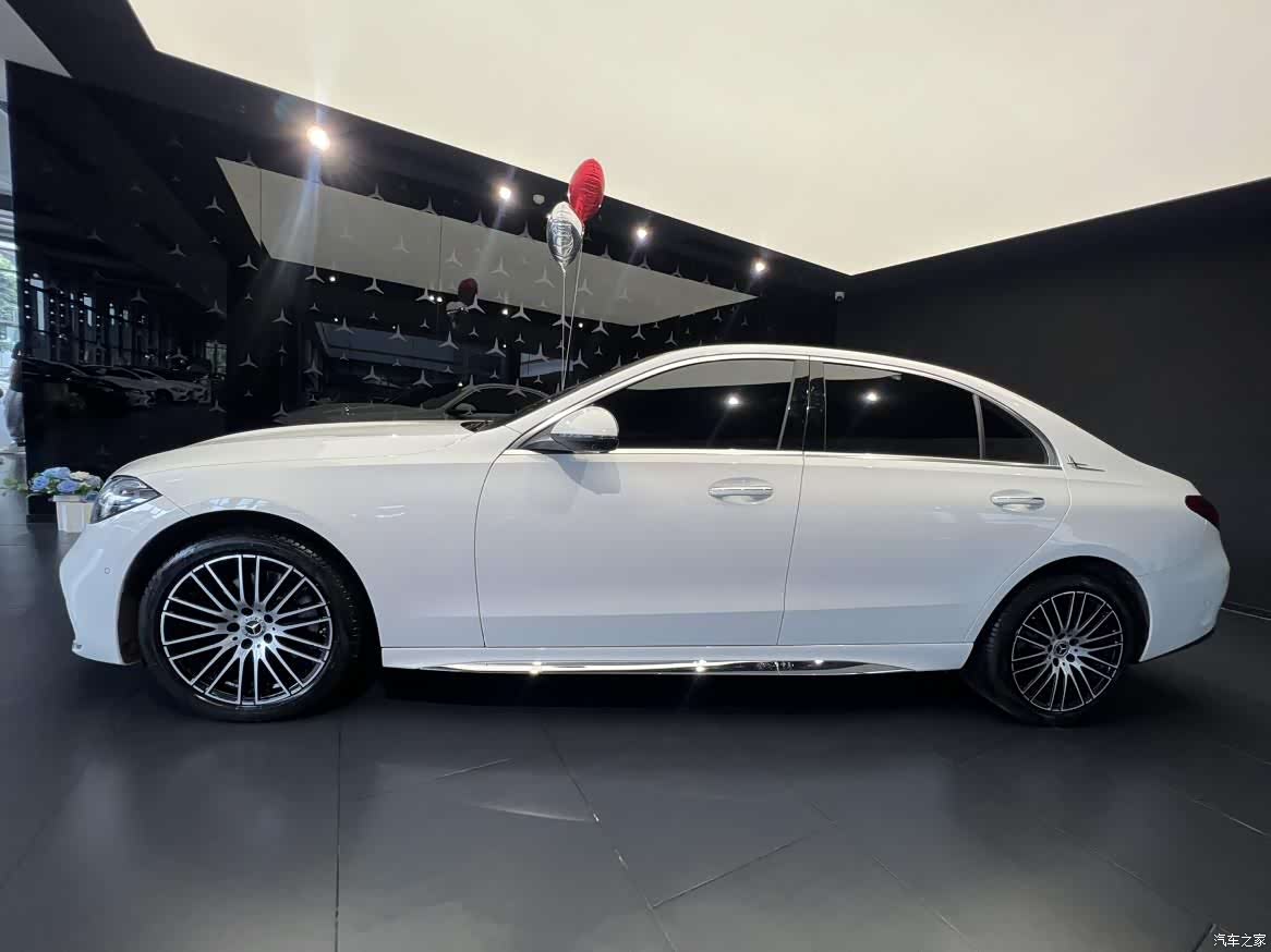 Mercedes-Benz C-Class, 2025 3