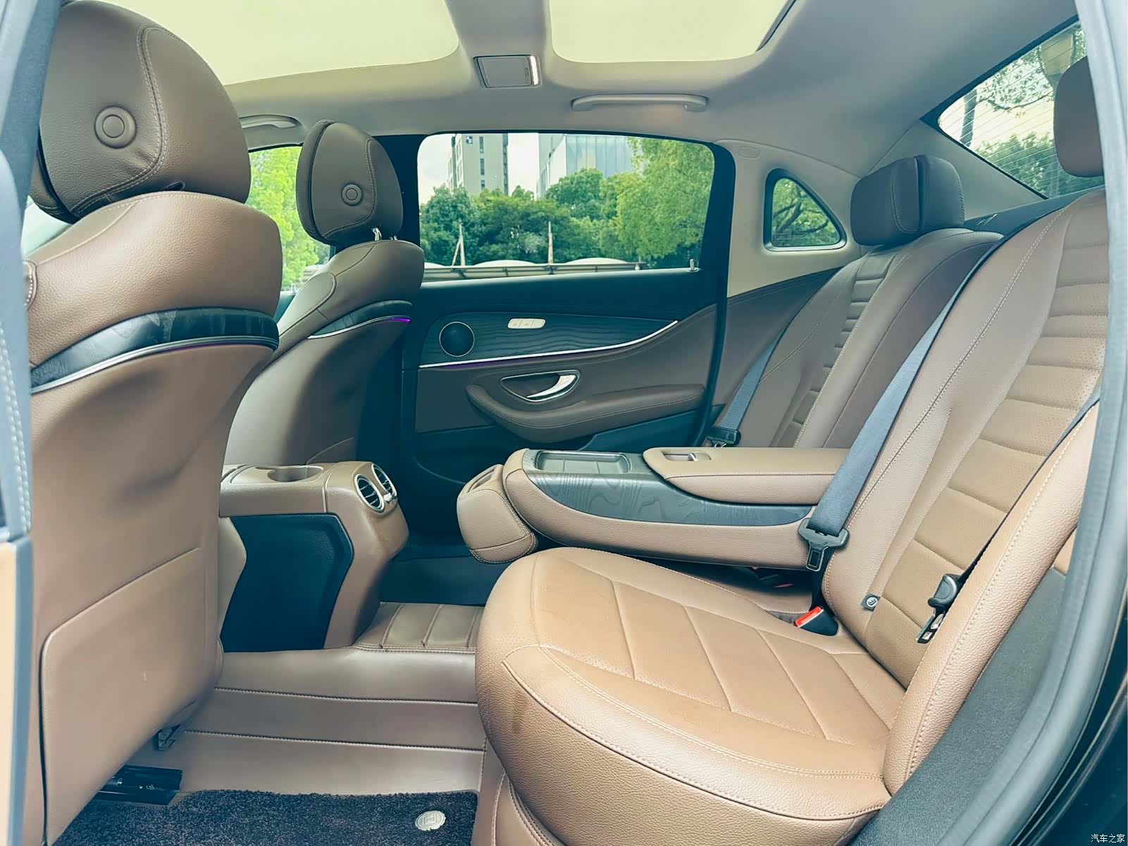 Mercedes-Benz E-Class, 2020 6