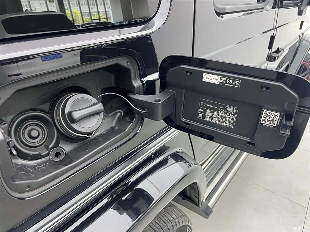 Mercedes-Benz G-Class, 2023 28