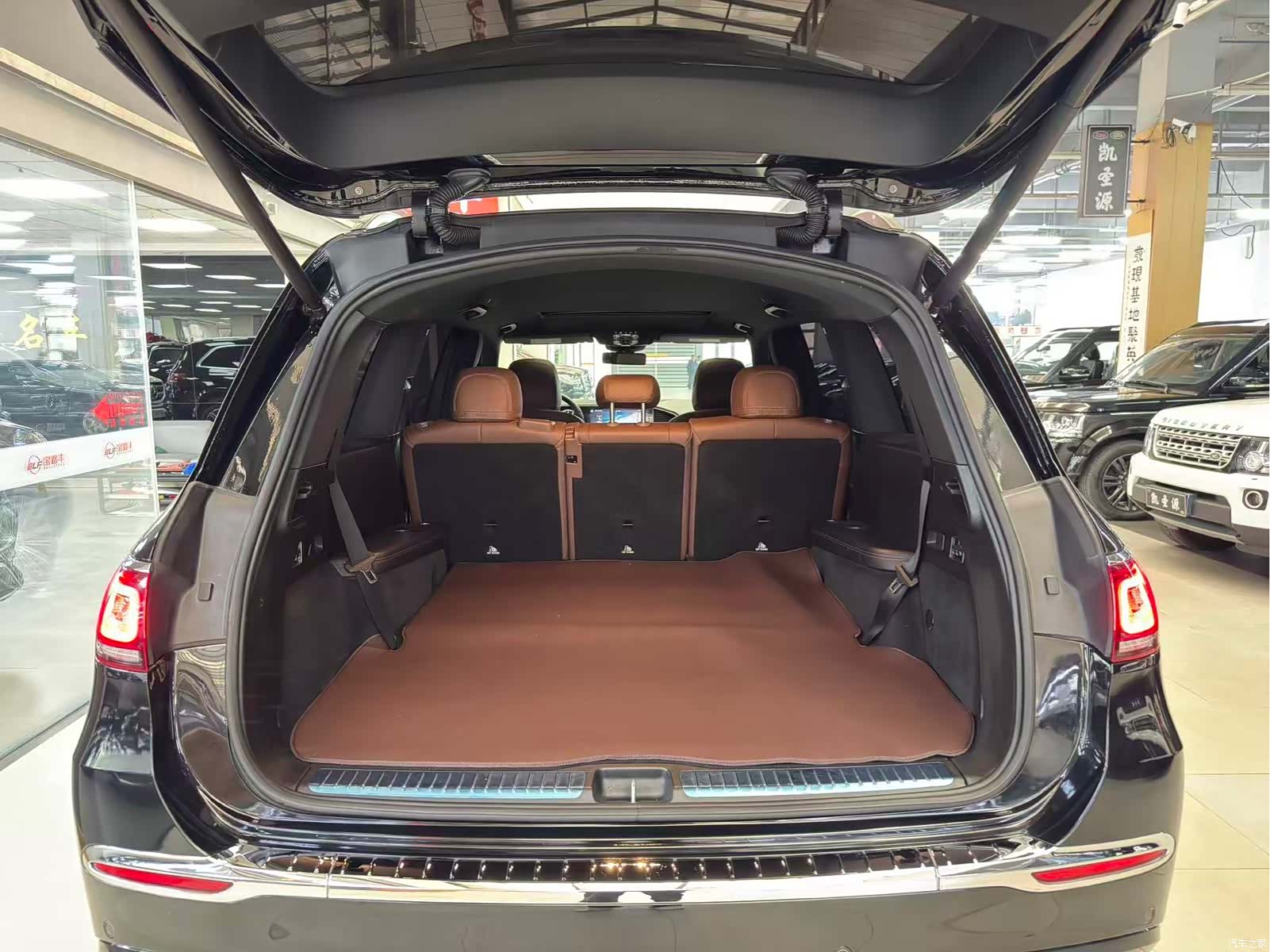 Mercedes-Benz GLS, 2020 13