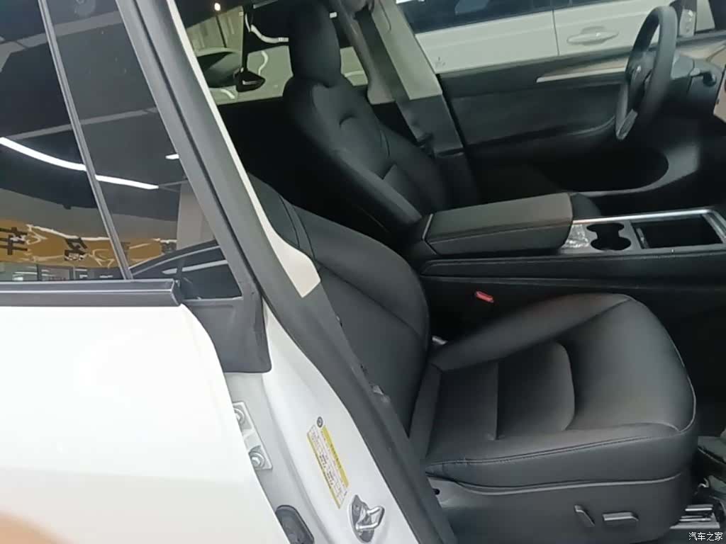 Tesla Model Y, 2021 25