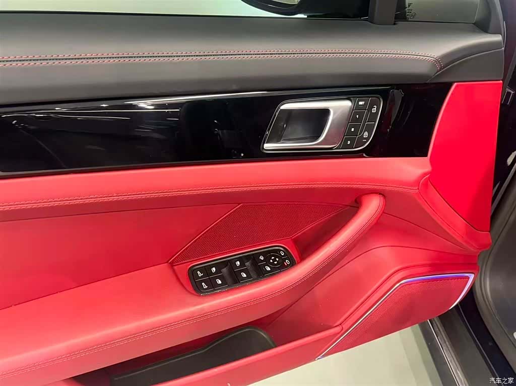 Porsche Panamera, 2023 10