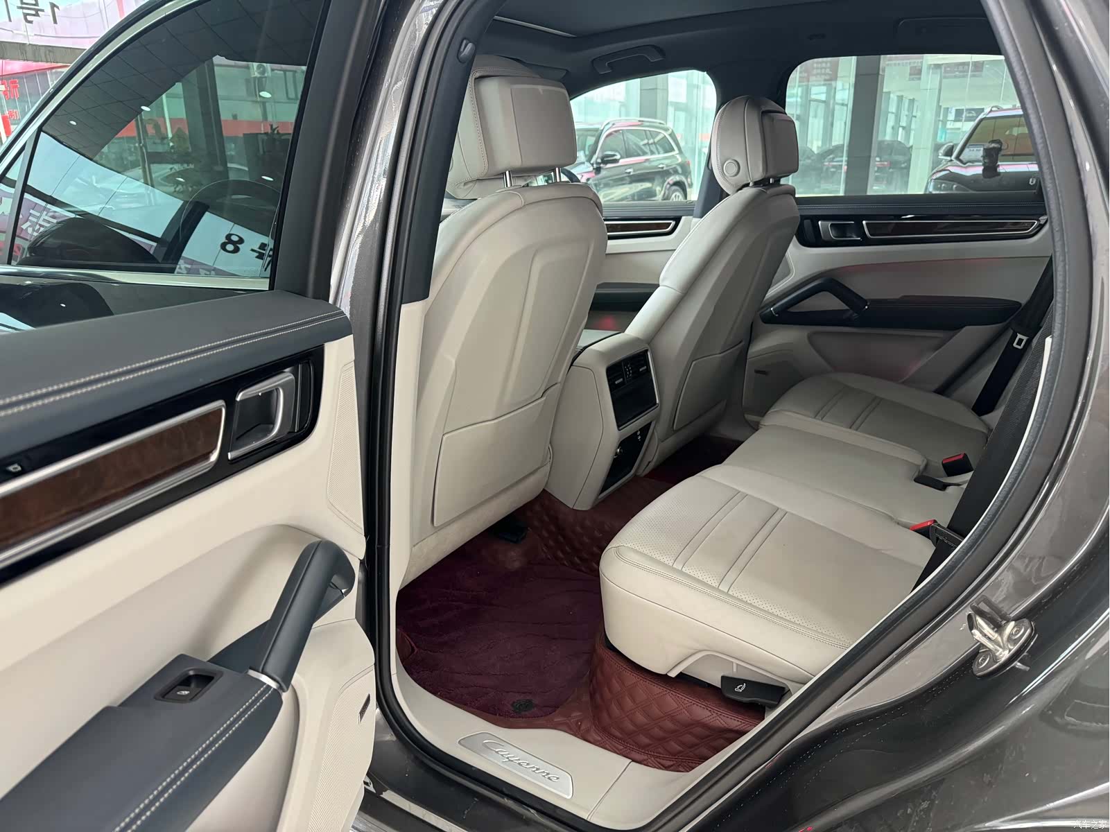 Porsche Cayenne, 2022 11
