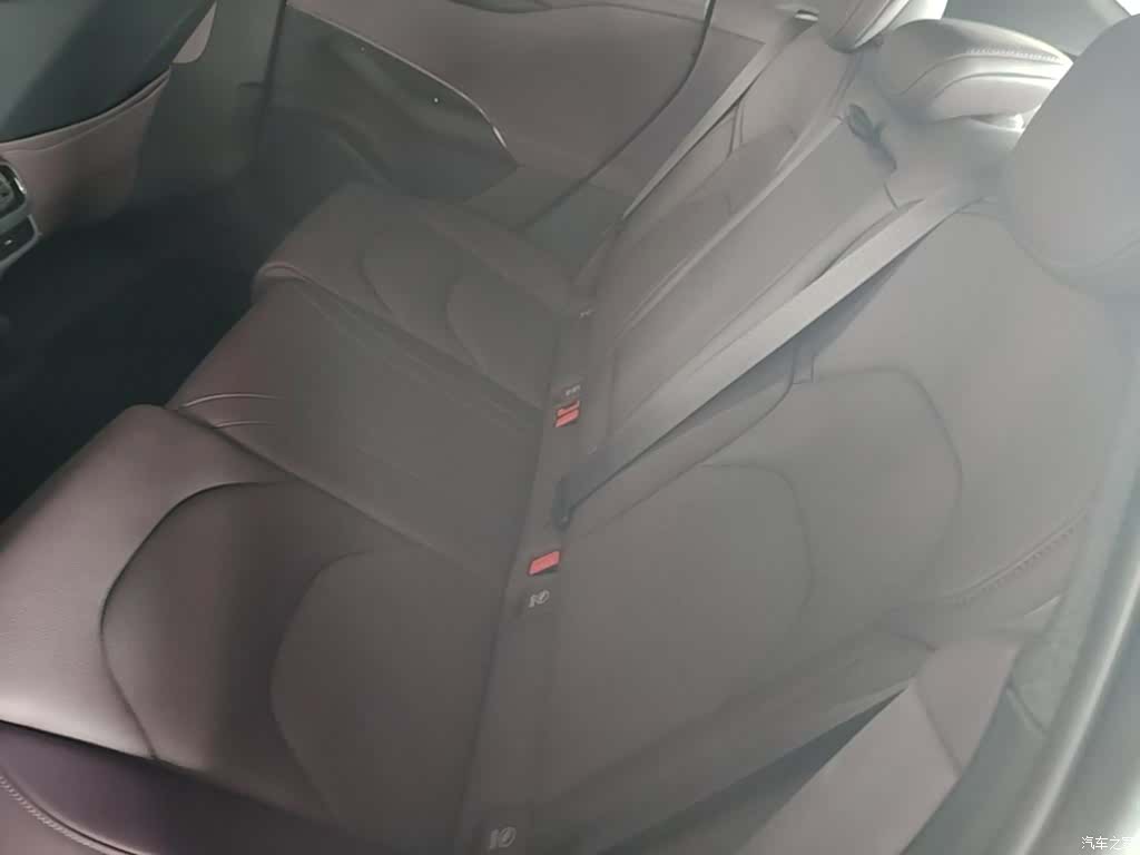 Xiaomi SU7, 2025 13