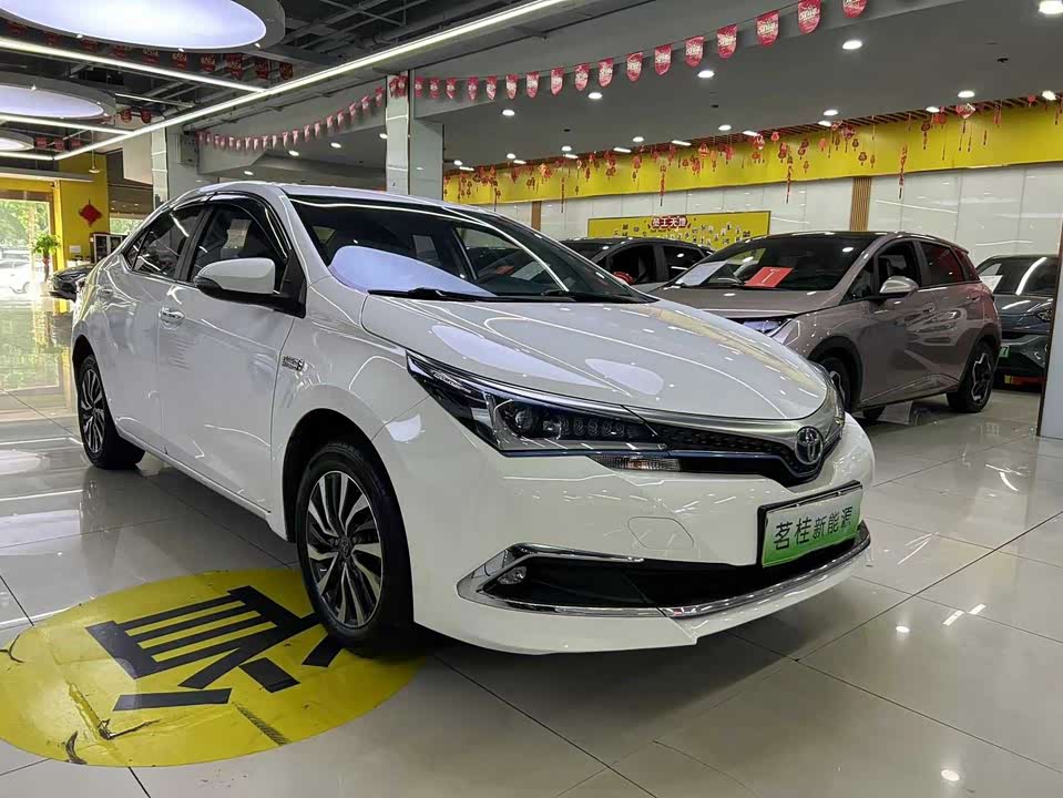 Toyota Corolla dual engine E+ Toyota Corolla dual engine E+