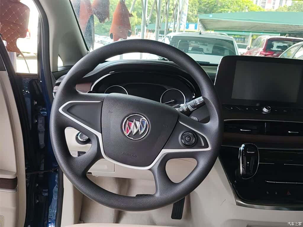 Buick GL8, 2022 10