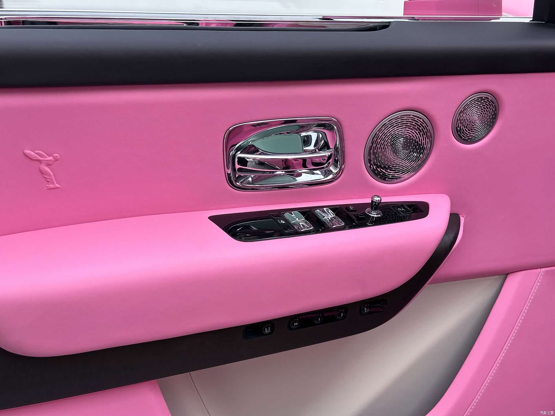 Rolls-Royce Cullinan, 2023 13