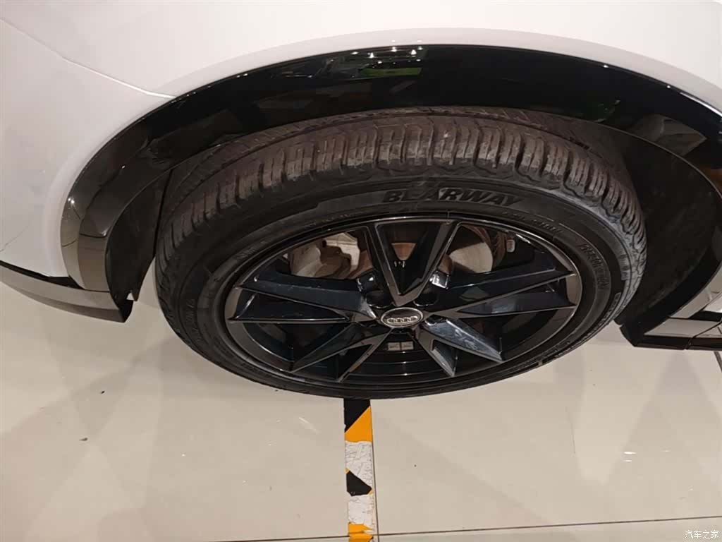 Audi Q2L, 2020 23