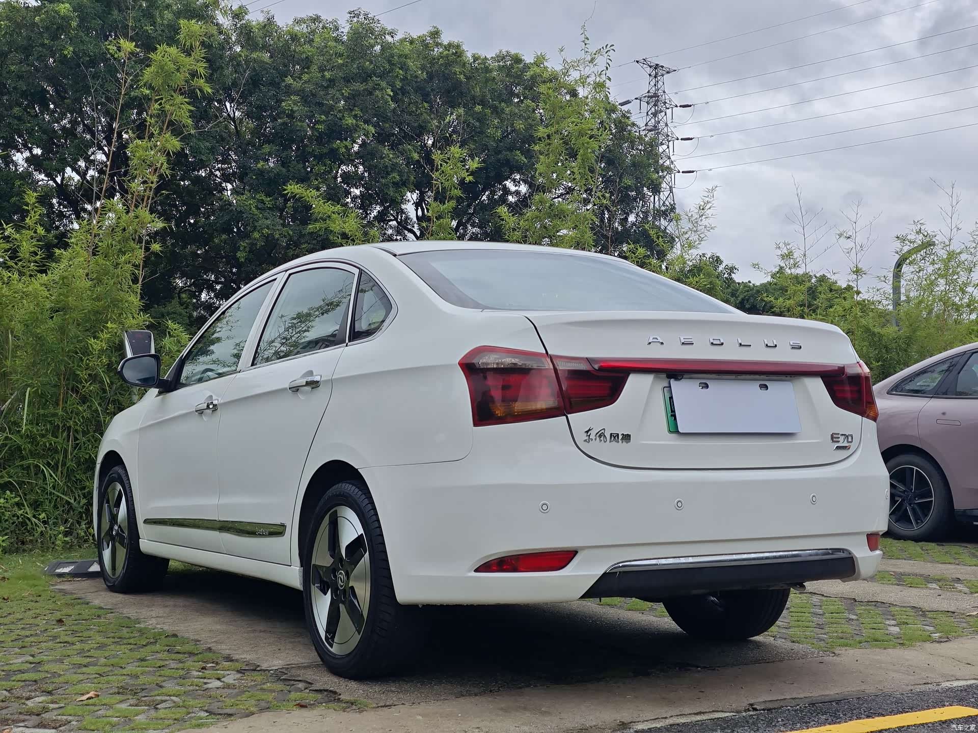 DongFeng E70, 2021 4