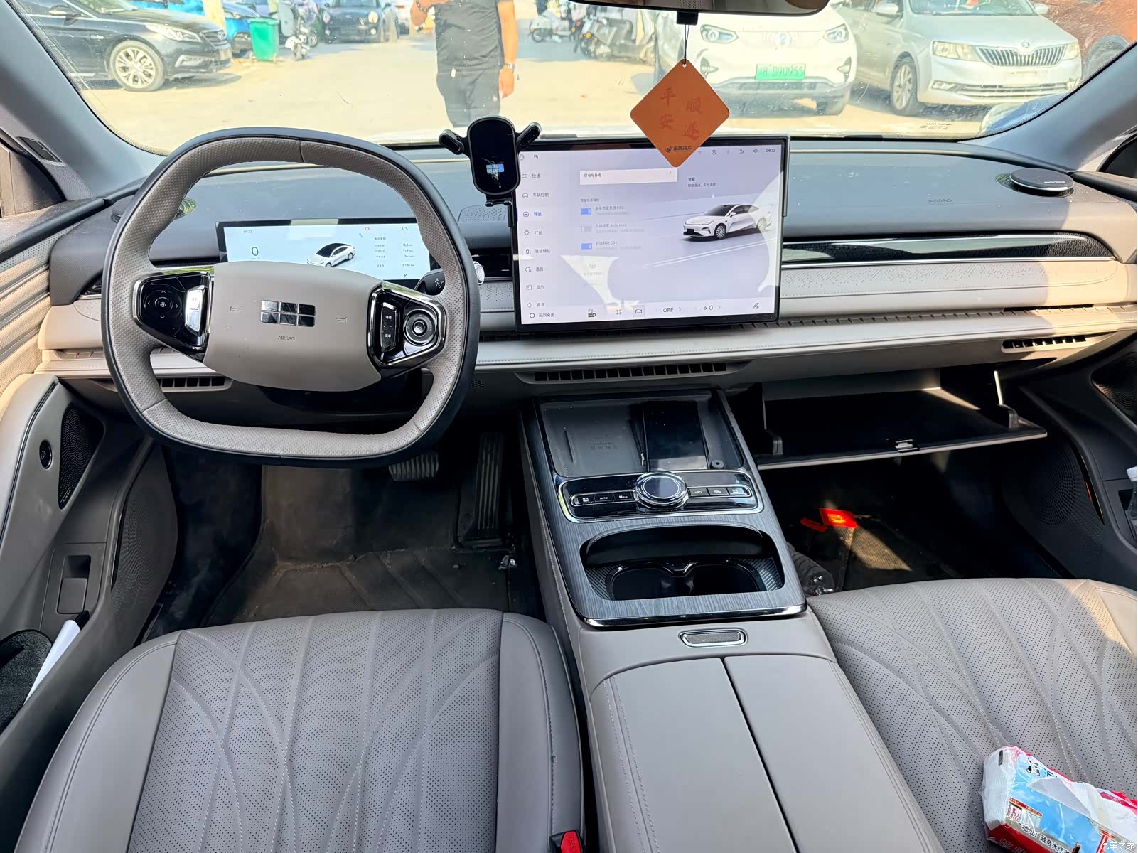 Geely 8, 2025 6