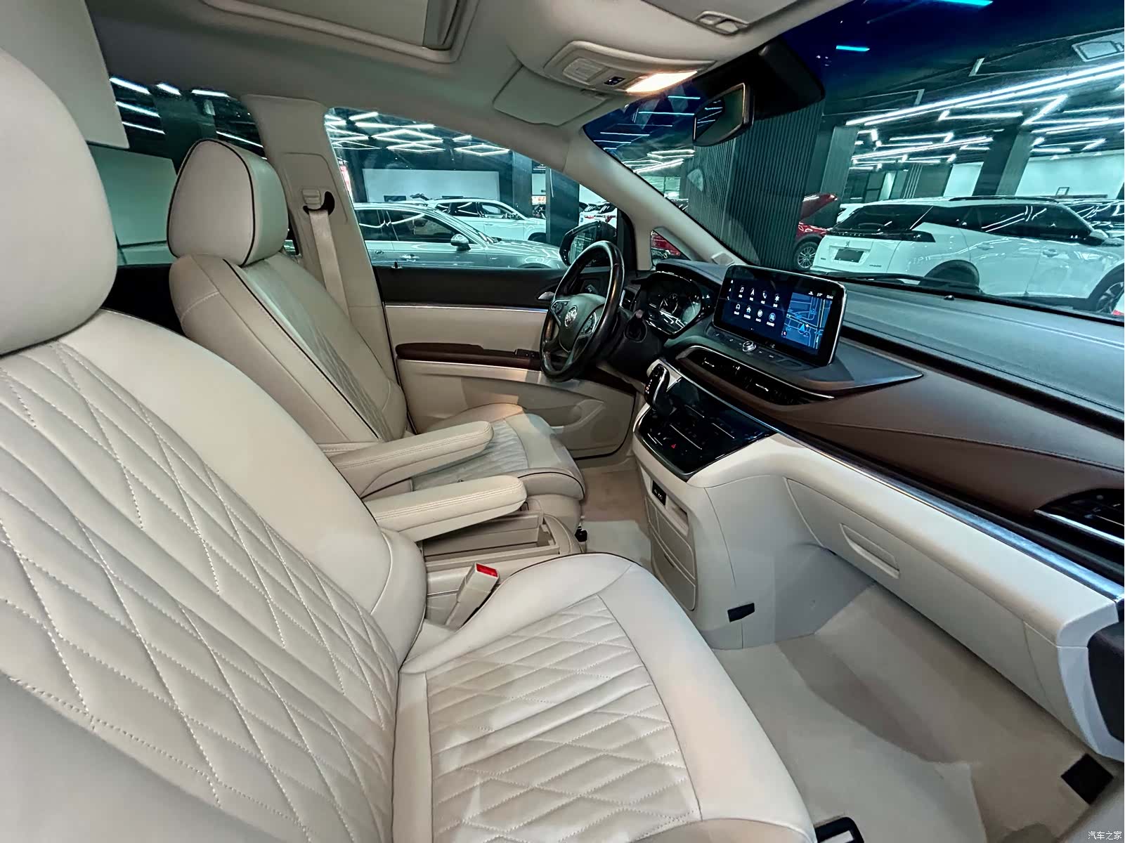 Buick GL8, 2022 33