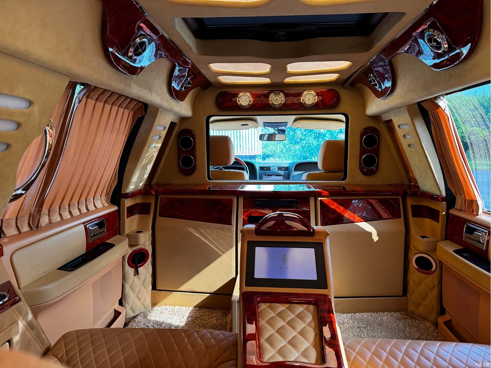 Lincoln Navigator, 2018 6