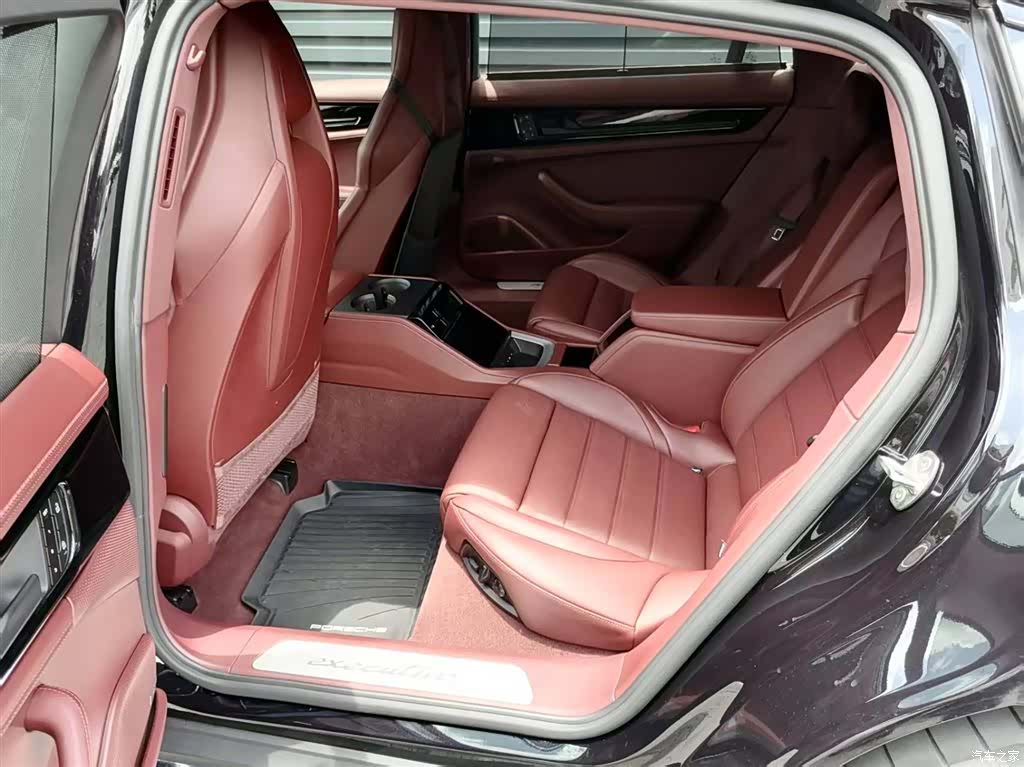 Porsche Panamera, 2025 4