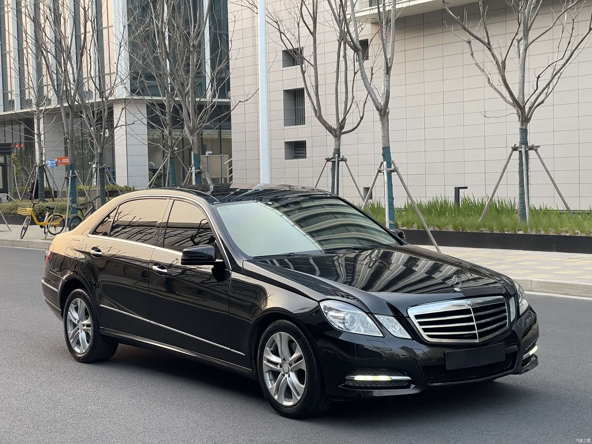 Mercedes-Benz E-Class, 2011 3