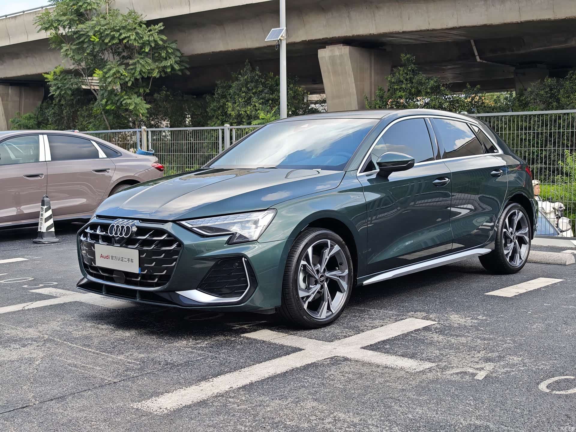 Audi Flying Spur, 2025 1
