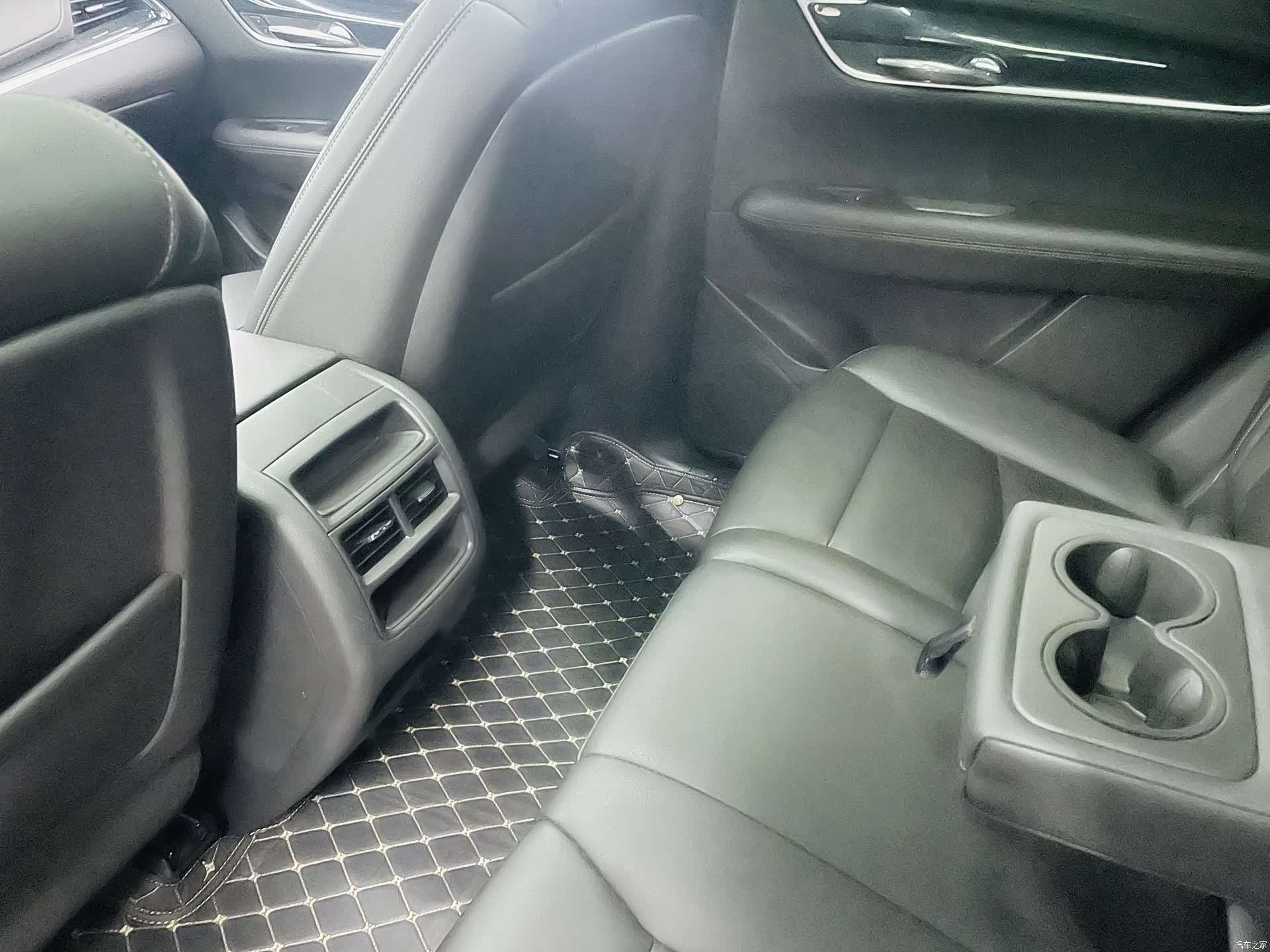 Cadillac XT5, 2024 10