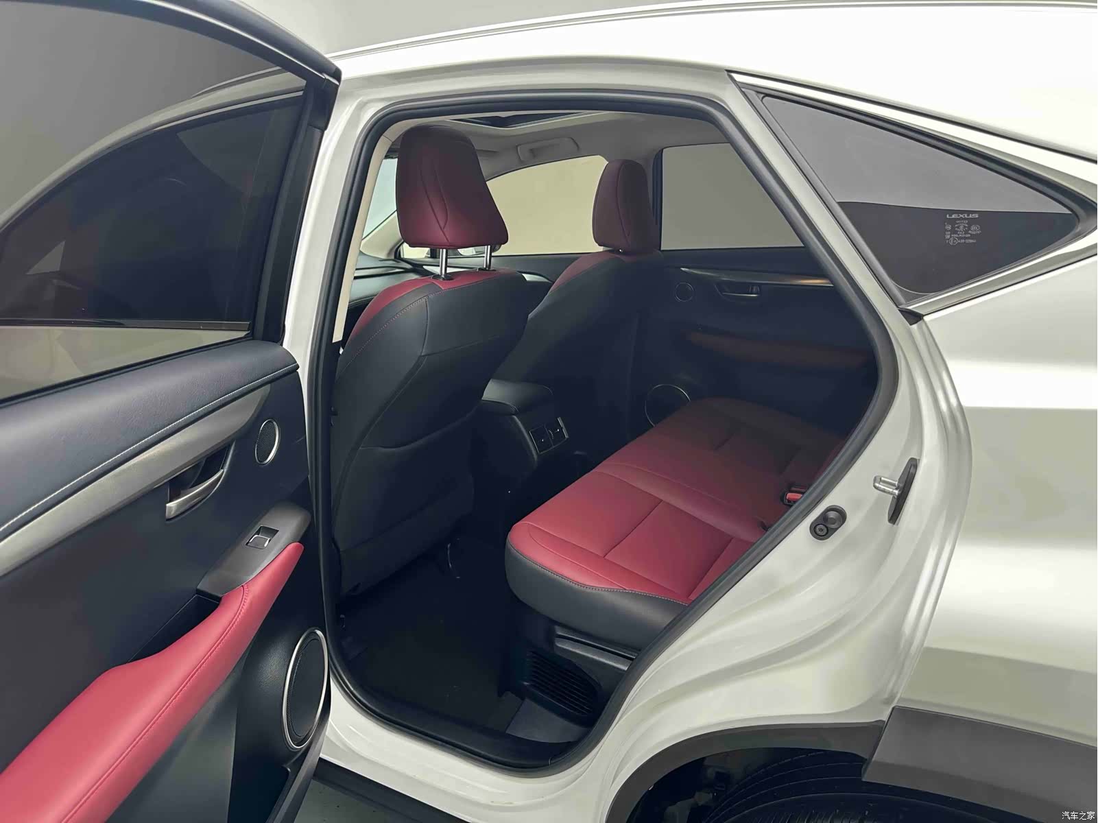 Lexus NX, 2021 12