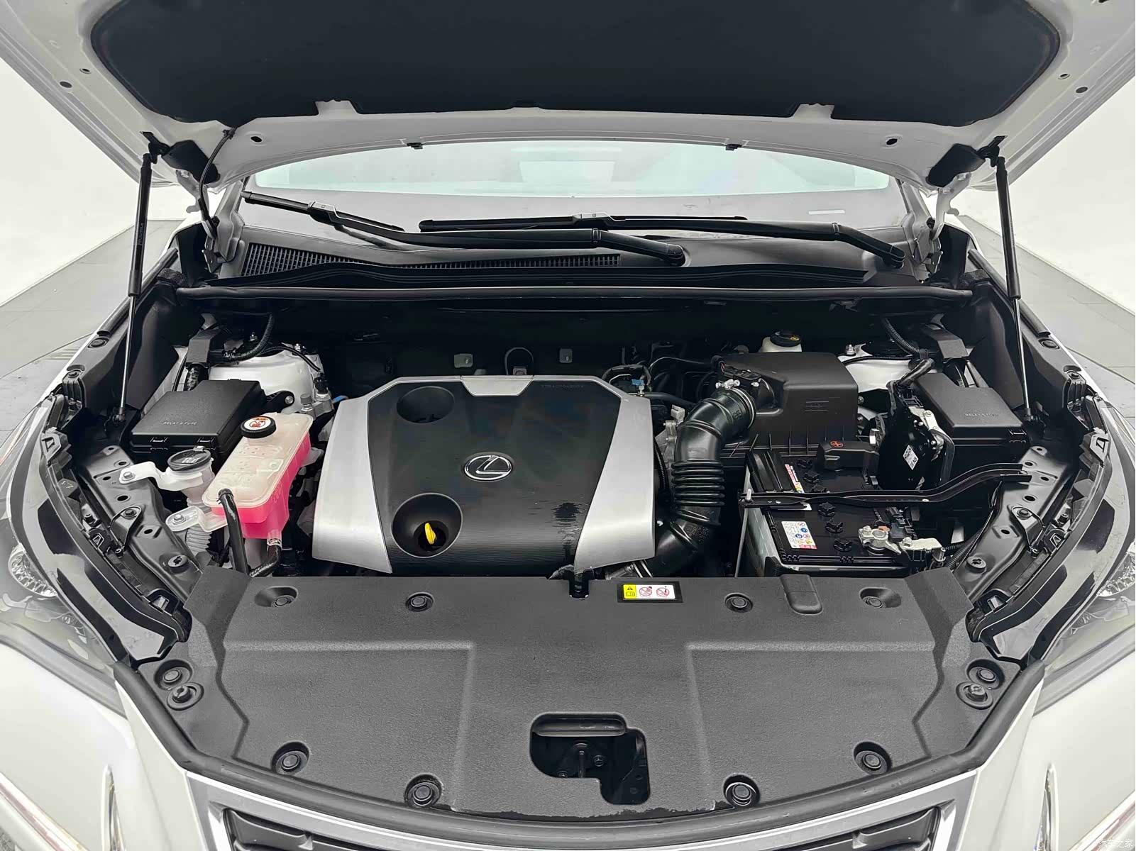 Lexus NX, 2021 19